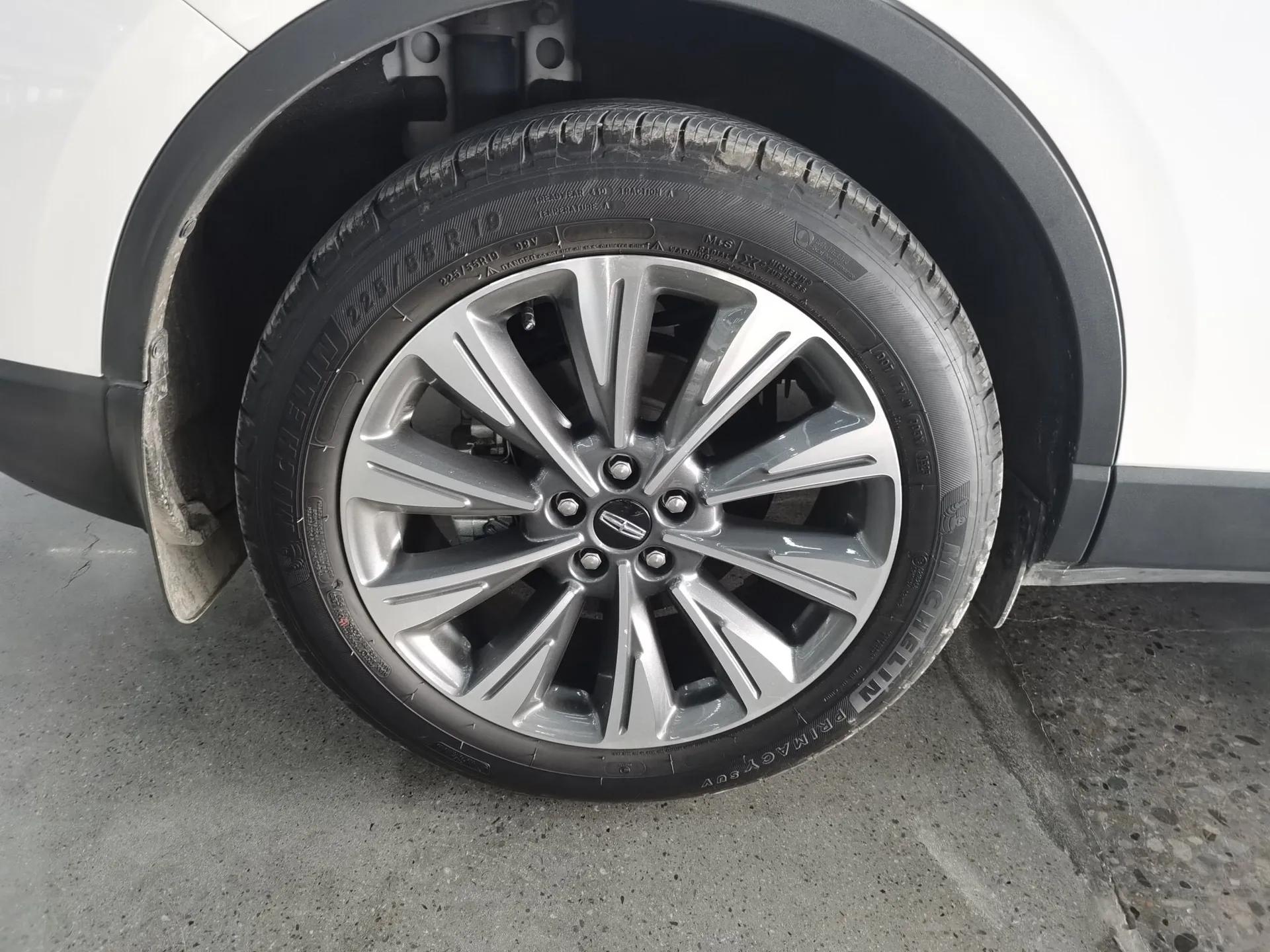 Lincoln Corsair 2022 Revised Version 2.0T Two-Wheel Drive Luxury Edition — миниатюра 10