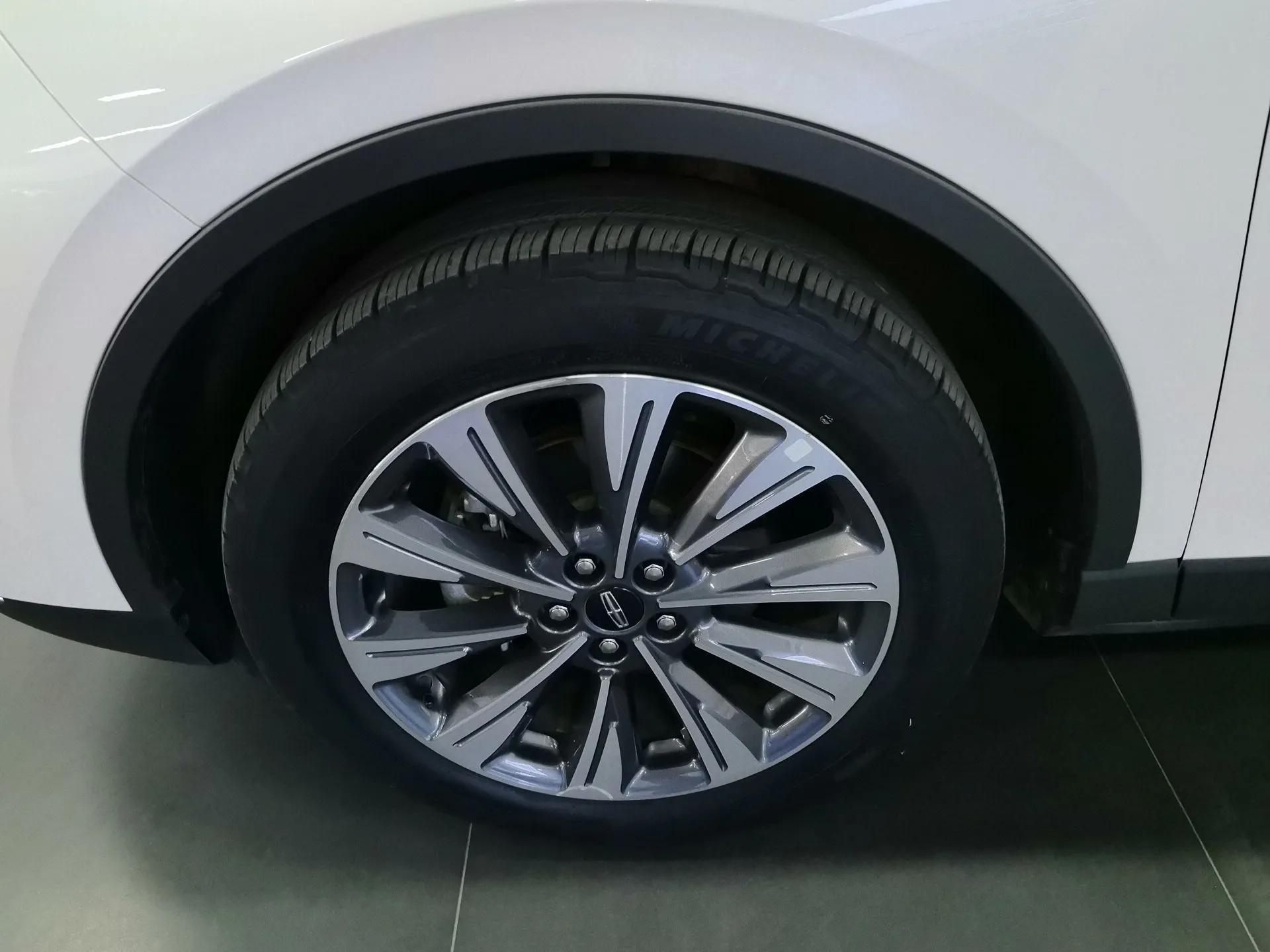 Lincoln Corsair 2022 2.0T Two-Wheel Drive Luxury Edition — миниатюра 8