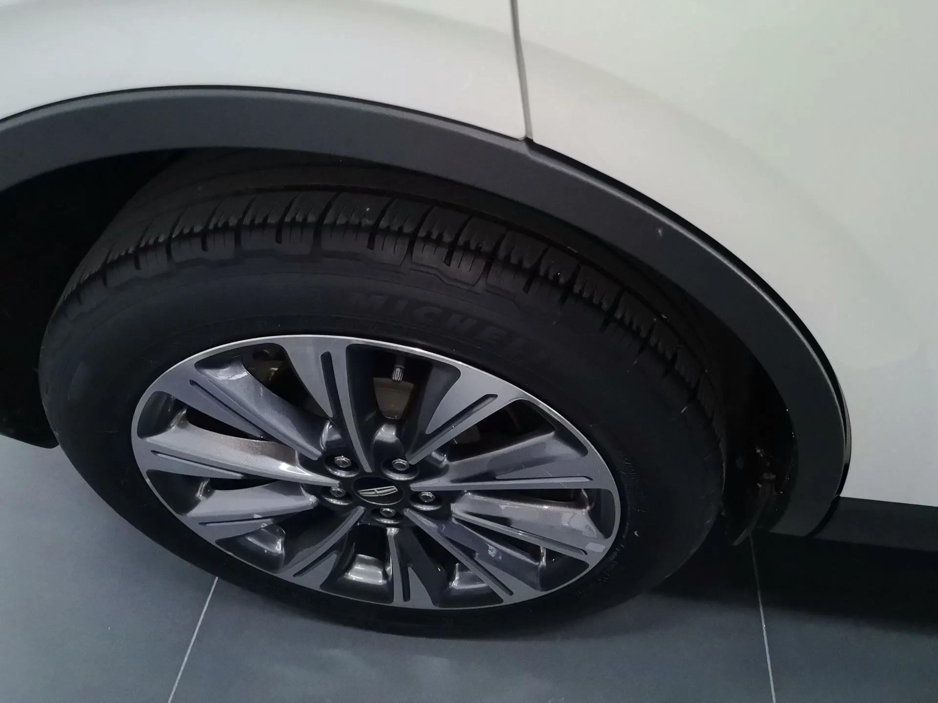 Lincoln Corsair 2022 2.0T Two-Wheel Drive Luxury Edition — миниатюра 10