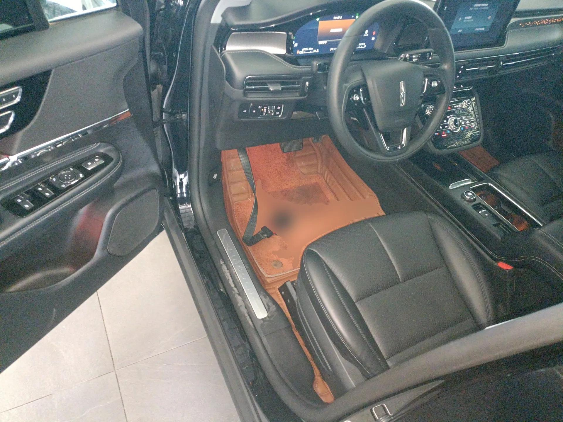 Lincoln Corsair 2022 2.0T Two-Wheel Drive Deluxe Edition — миниатюра 18