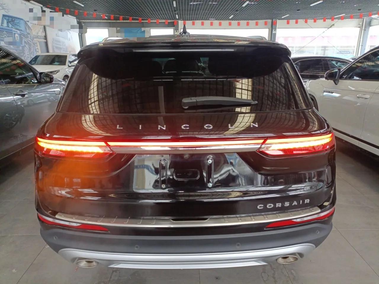Lincoln Corsair 2022 2.0T Two-Wheel Drive Deluxe Edition — миниатюра 3