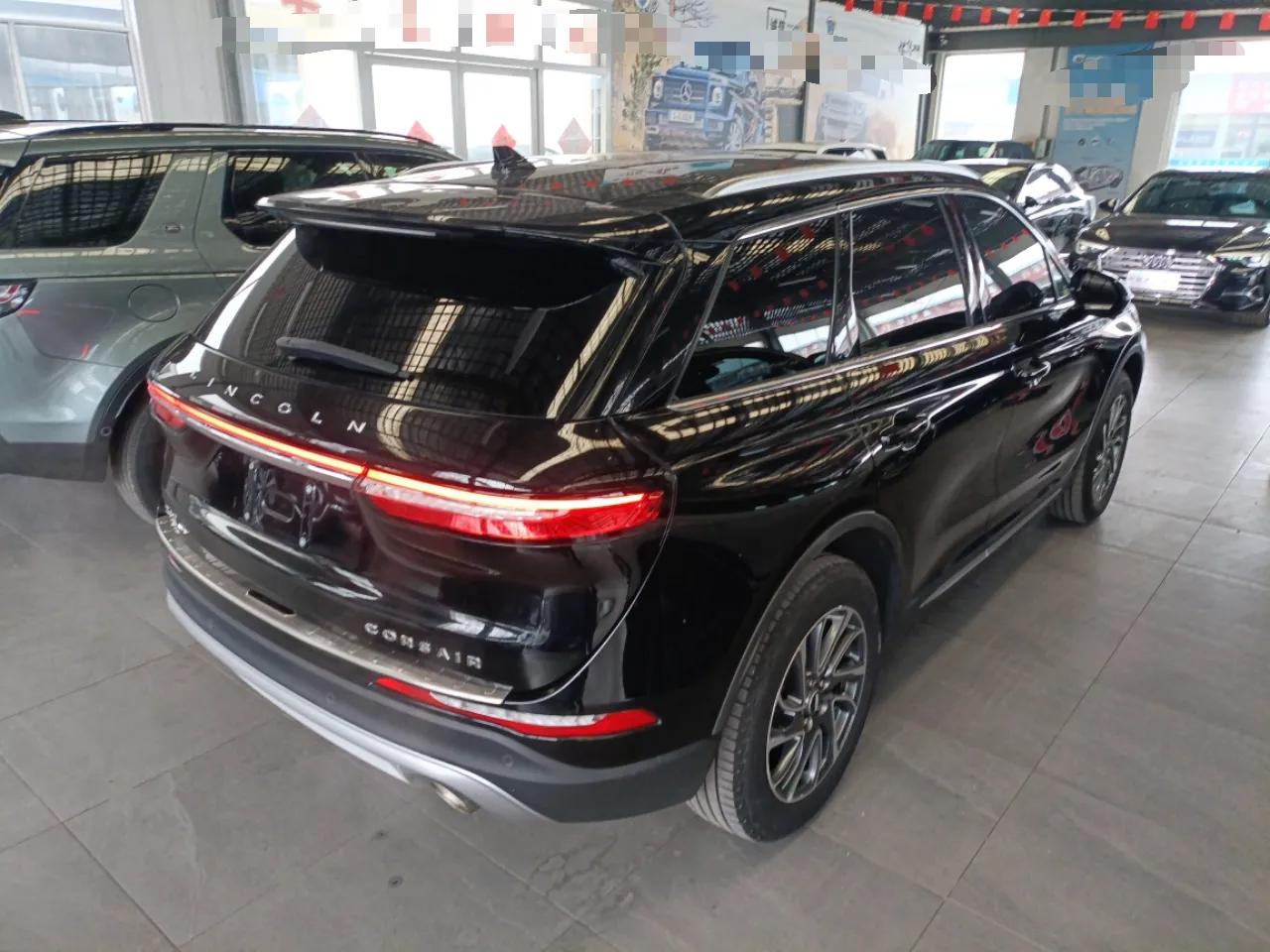 Lincoln Corsair 2022 2.0T Two-Wheel Drive Deluxe Edition — миниатюра 4