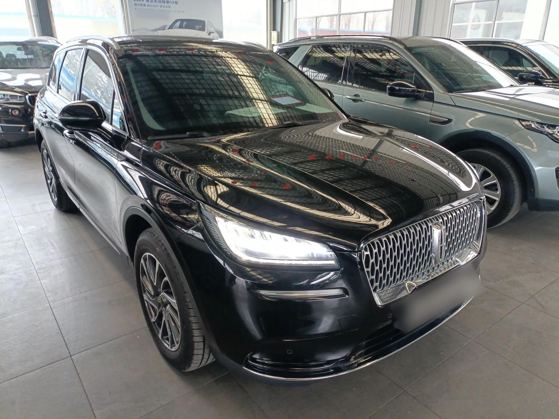 Lincoln Corsair 2022 2.0T Two-Wheel Drive Deluxe Edition — миниатюра 6