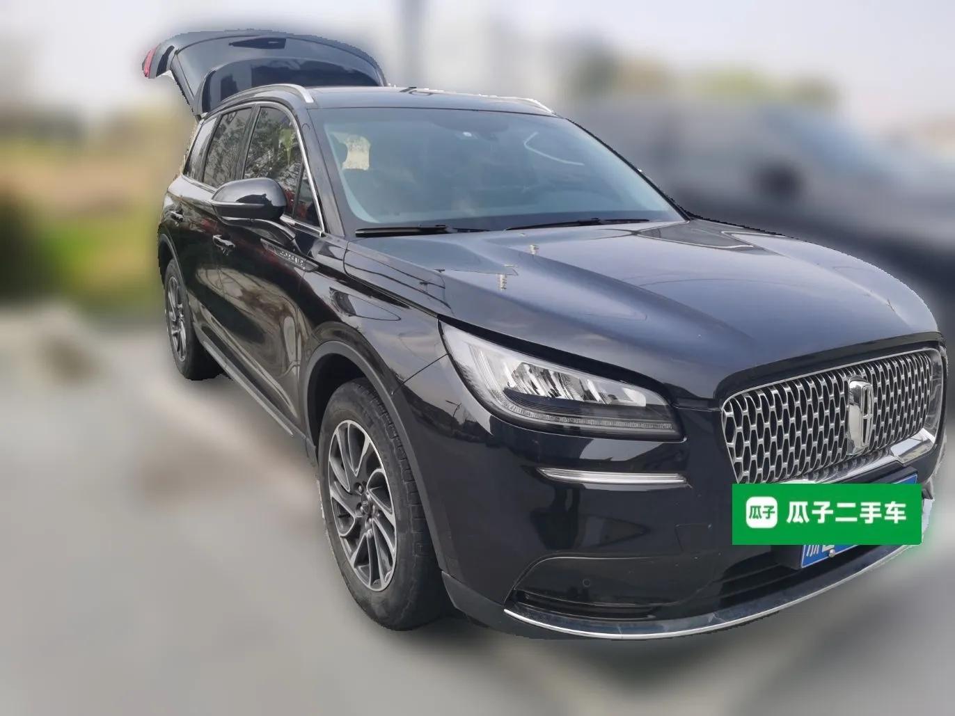 Lincoln Corsair 2022 2.0T Two-Wheel Drive Deluxe Edition — миниатюра 3