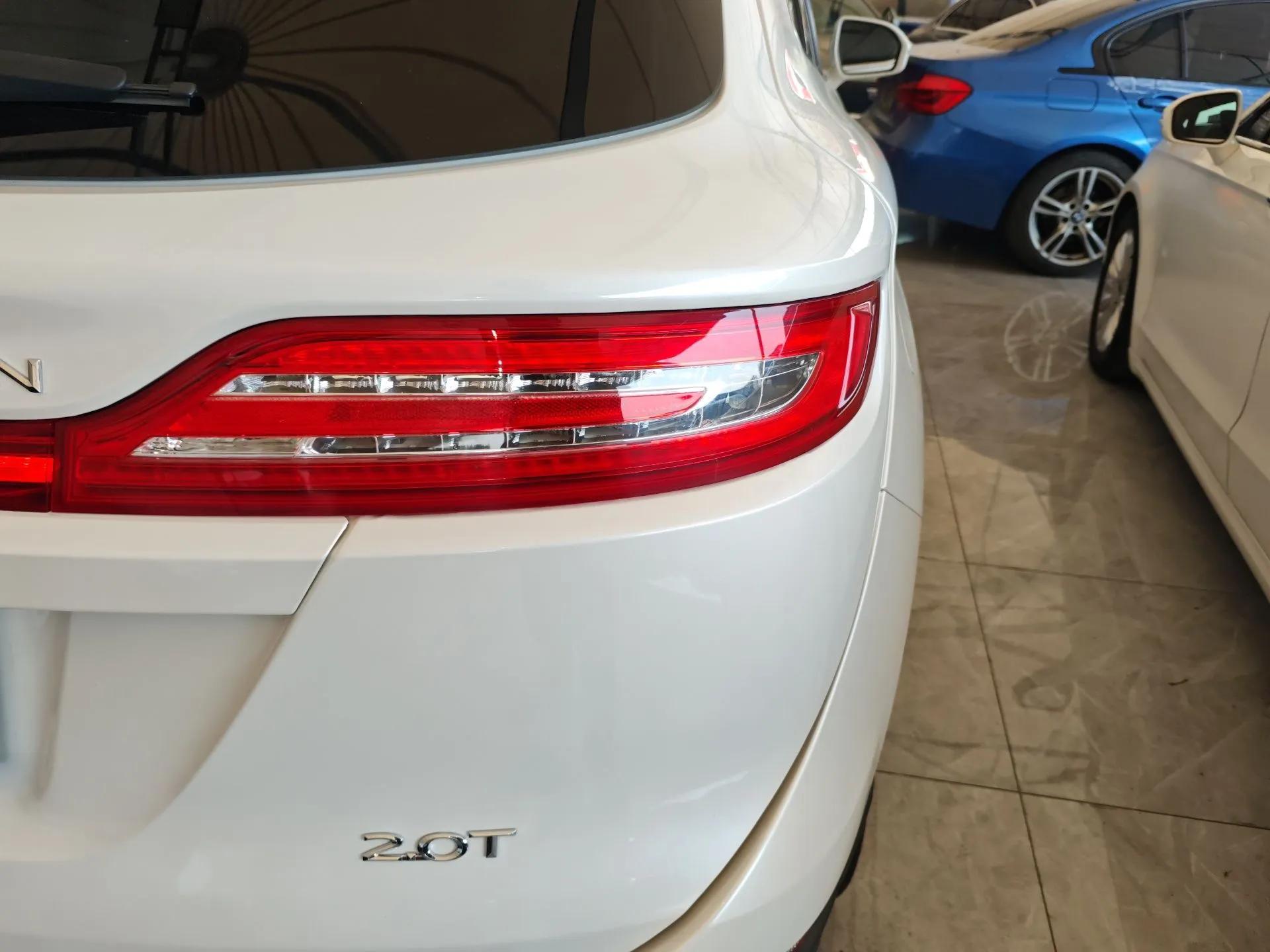 Lincoln MKC 2017 2.0T Two-Wheel Drive Deluxe Edition — миниатюра 7