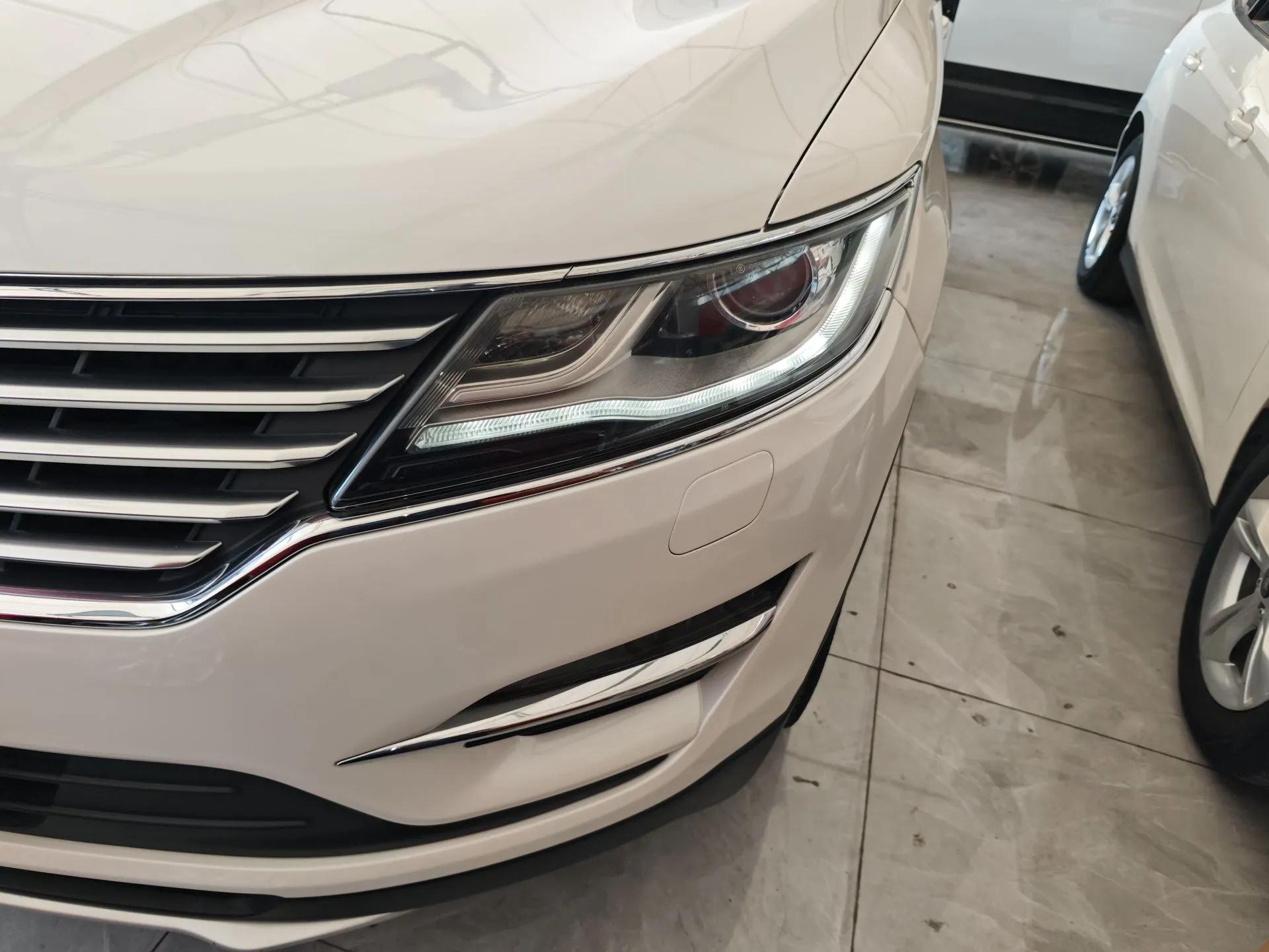 Lincoln MKC 2017 2.0T Two-Wheel Drive Deluxe Edition — миниатюра 9