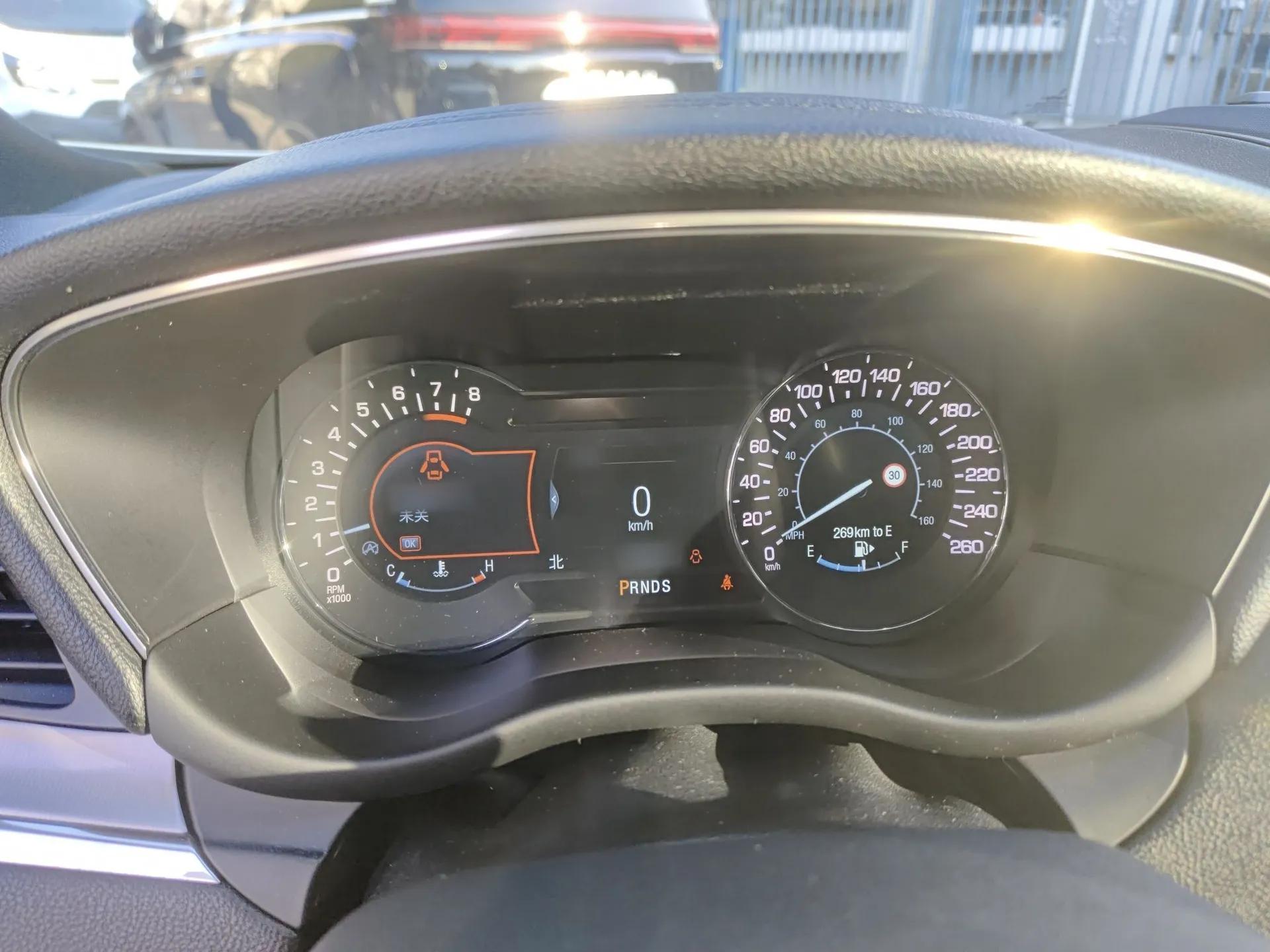 Lincoln MKC 2016 2.0T Two-Wheel Drive Deluxe Edition — миниатюра 11