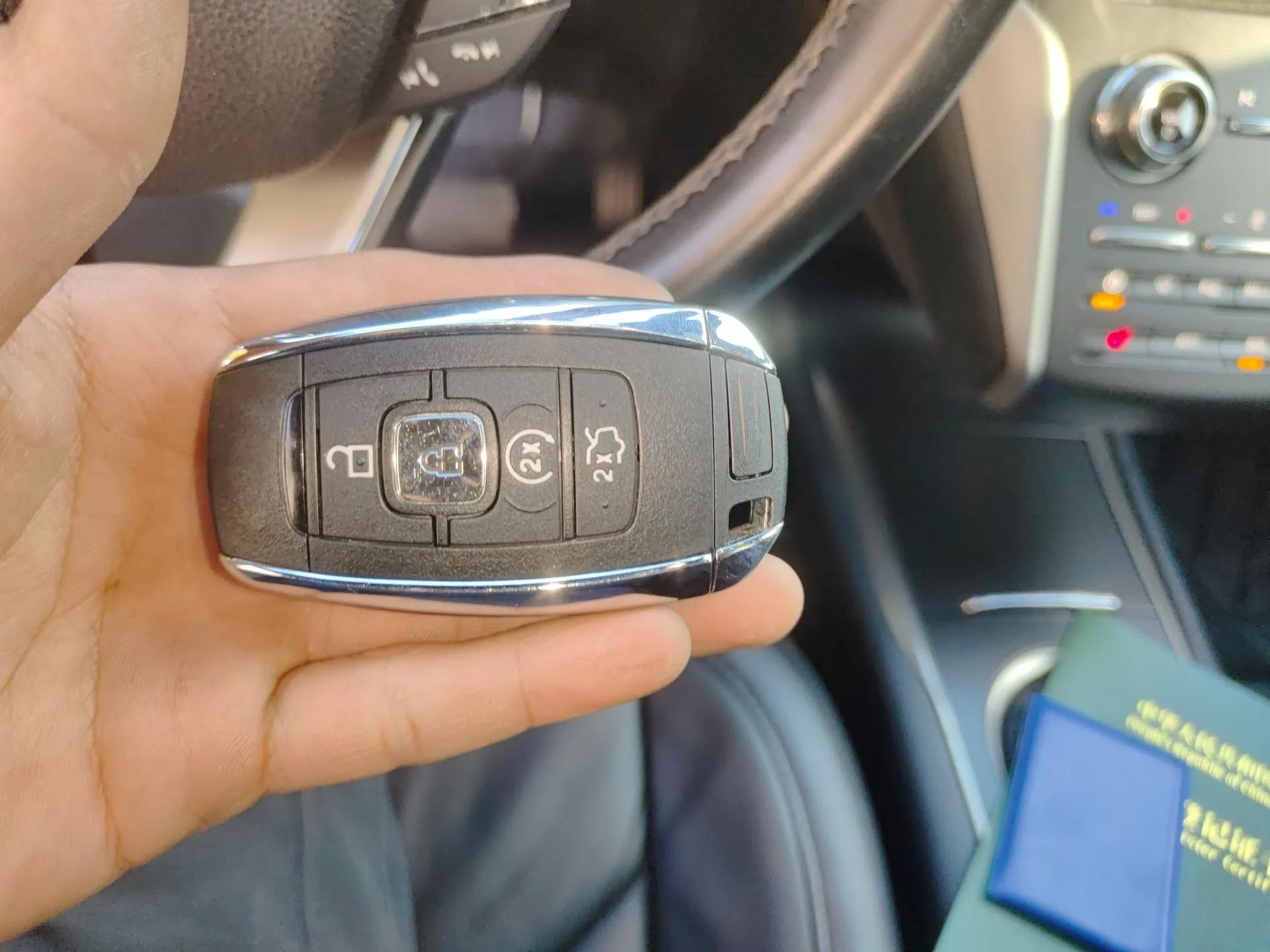 Lincoln MKC 2016 2.0T Two-Wheel Drive Deluxe Edition — миниатюра 18