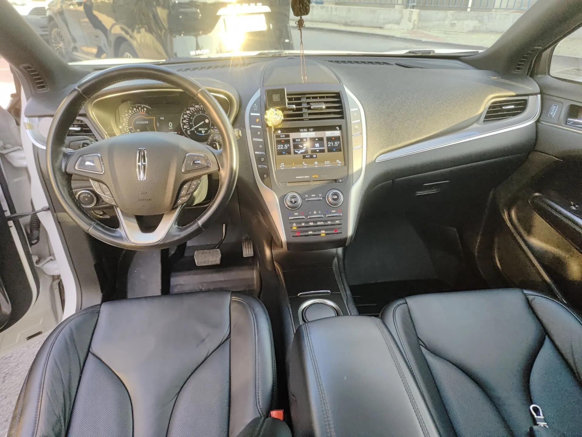 Lincoln MKC 2016 2.0T Two-Wheel Drive Deluxe Edition — миниатюра 19