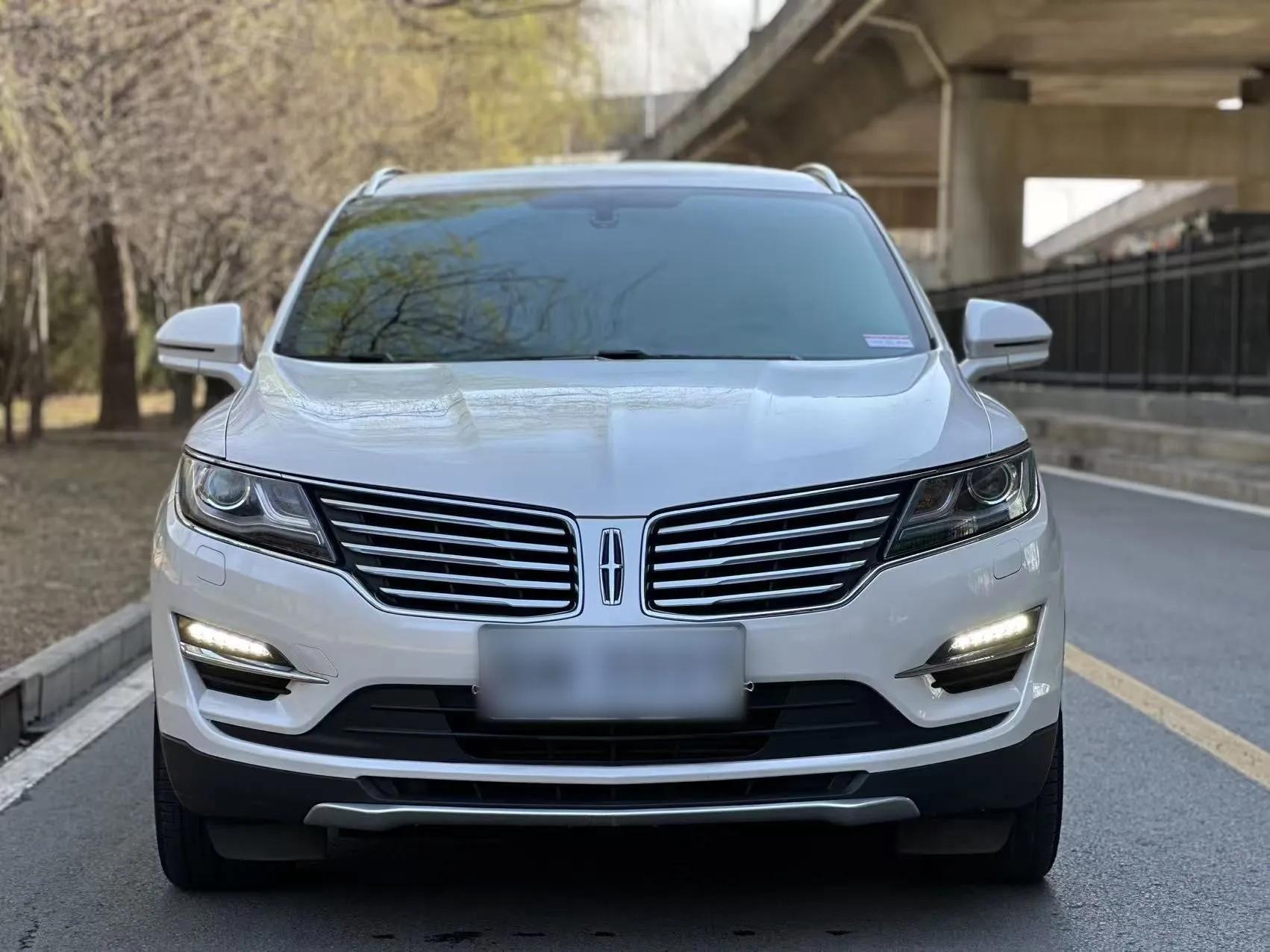 Lincoln MKC 2016 2.0T Two-Wheel Drive Deluxe Edition — миниатюра 4