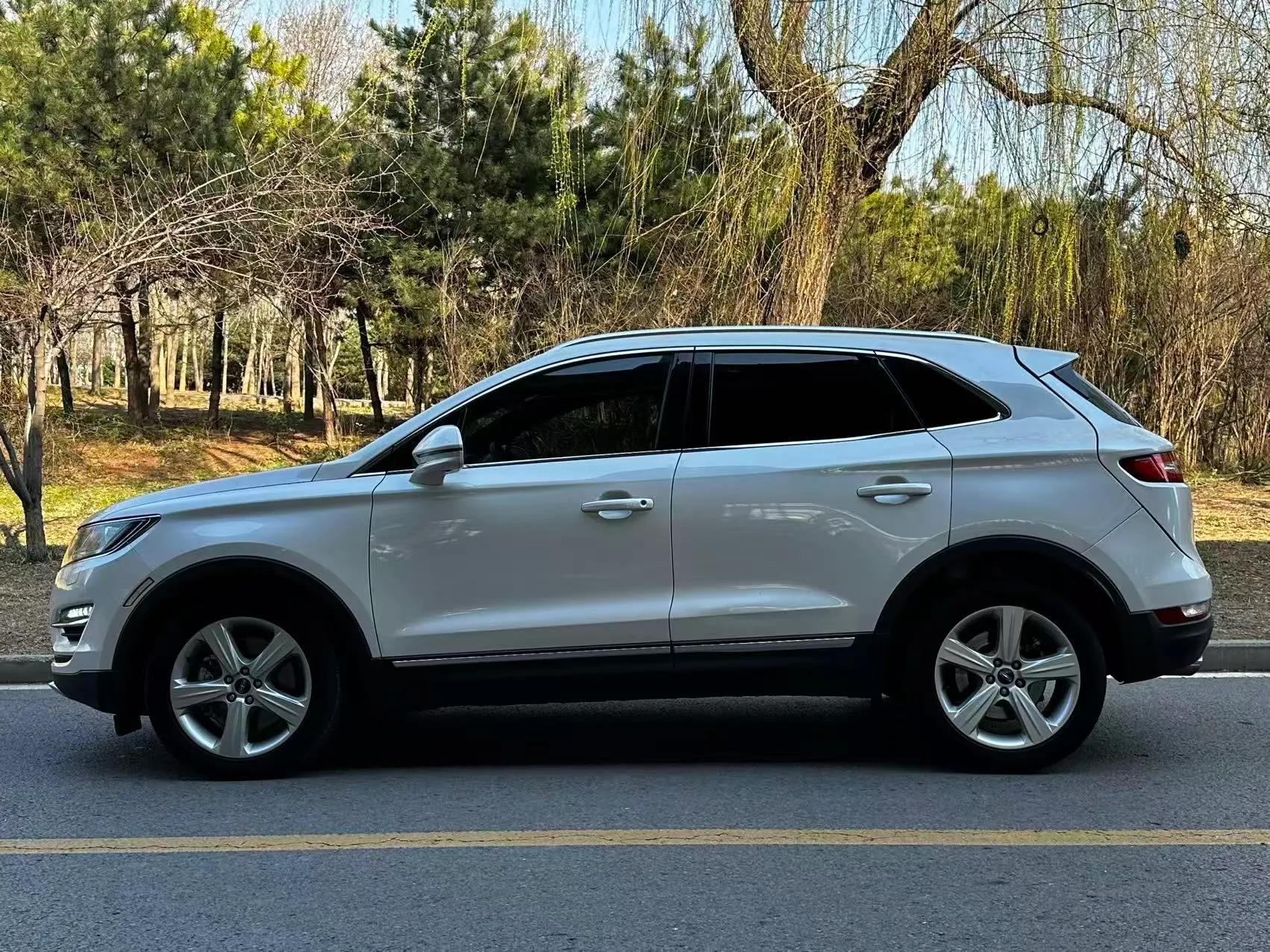 Lincoln MKC 2016 2.0T Two-Wheel Drive Deluxe Edition — миниатюра 5