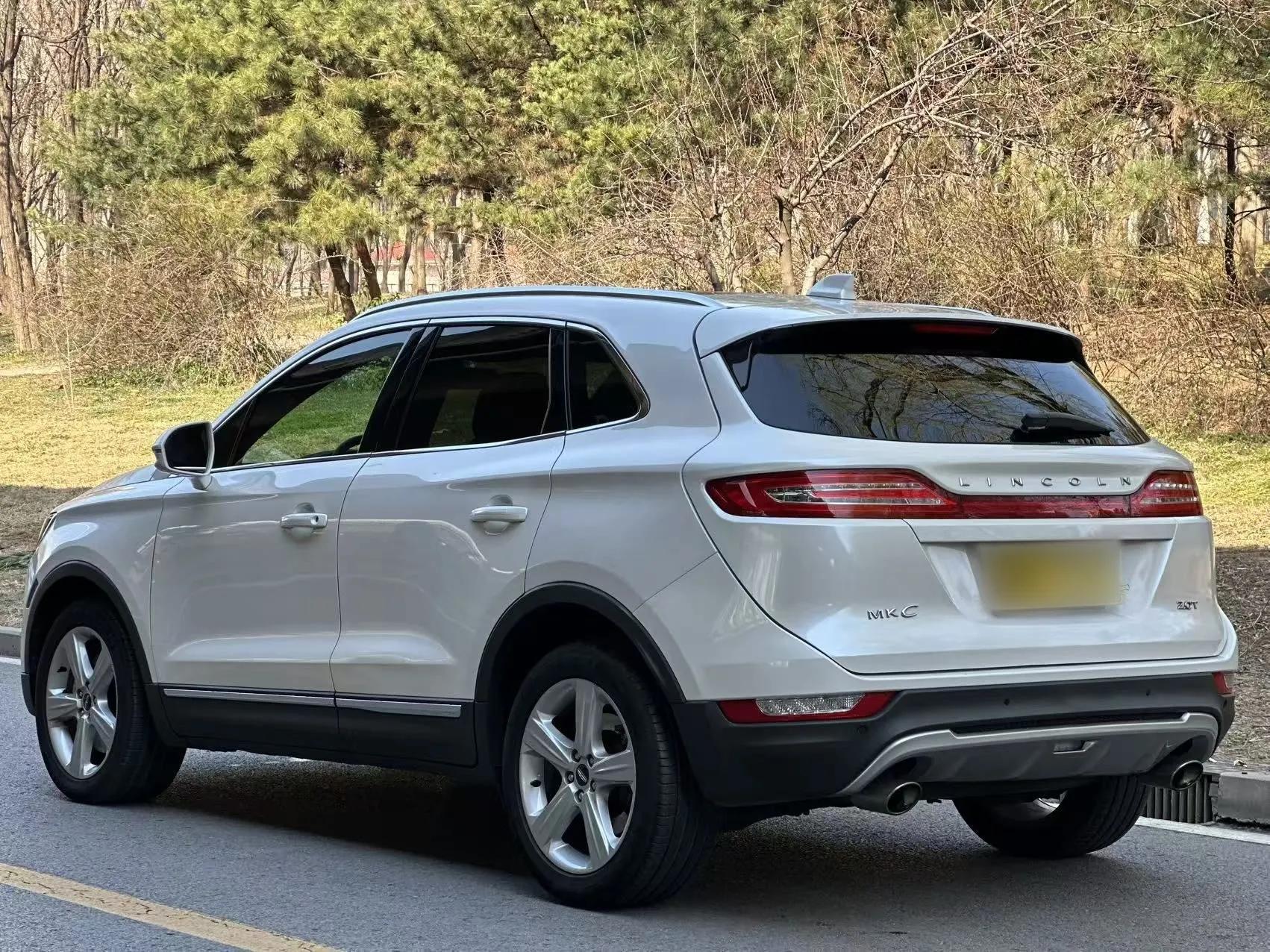 Lincoln MKC 2016 2.0T Two-Wheel Drive Deluxe Edition — миниатюра 6