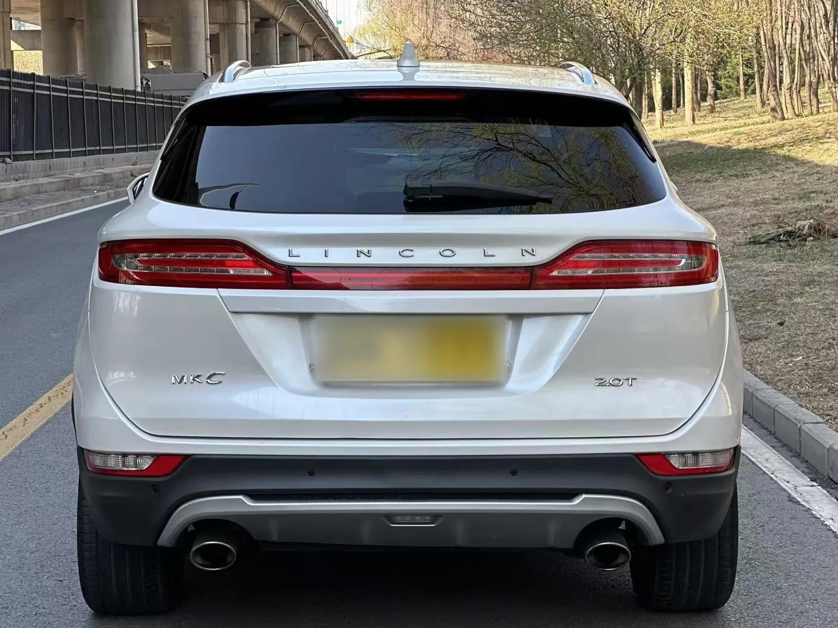 Lincoln MKC 2016 2.0T Two-Wheel Drive Deluxe Edition — миниатюра 7