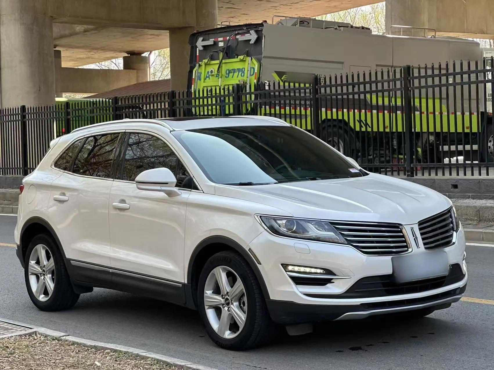 Lincoln MKC 2016 2.0T Two-Wheel Drive Deluxe Edition — миниатюра 9