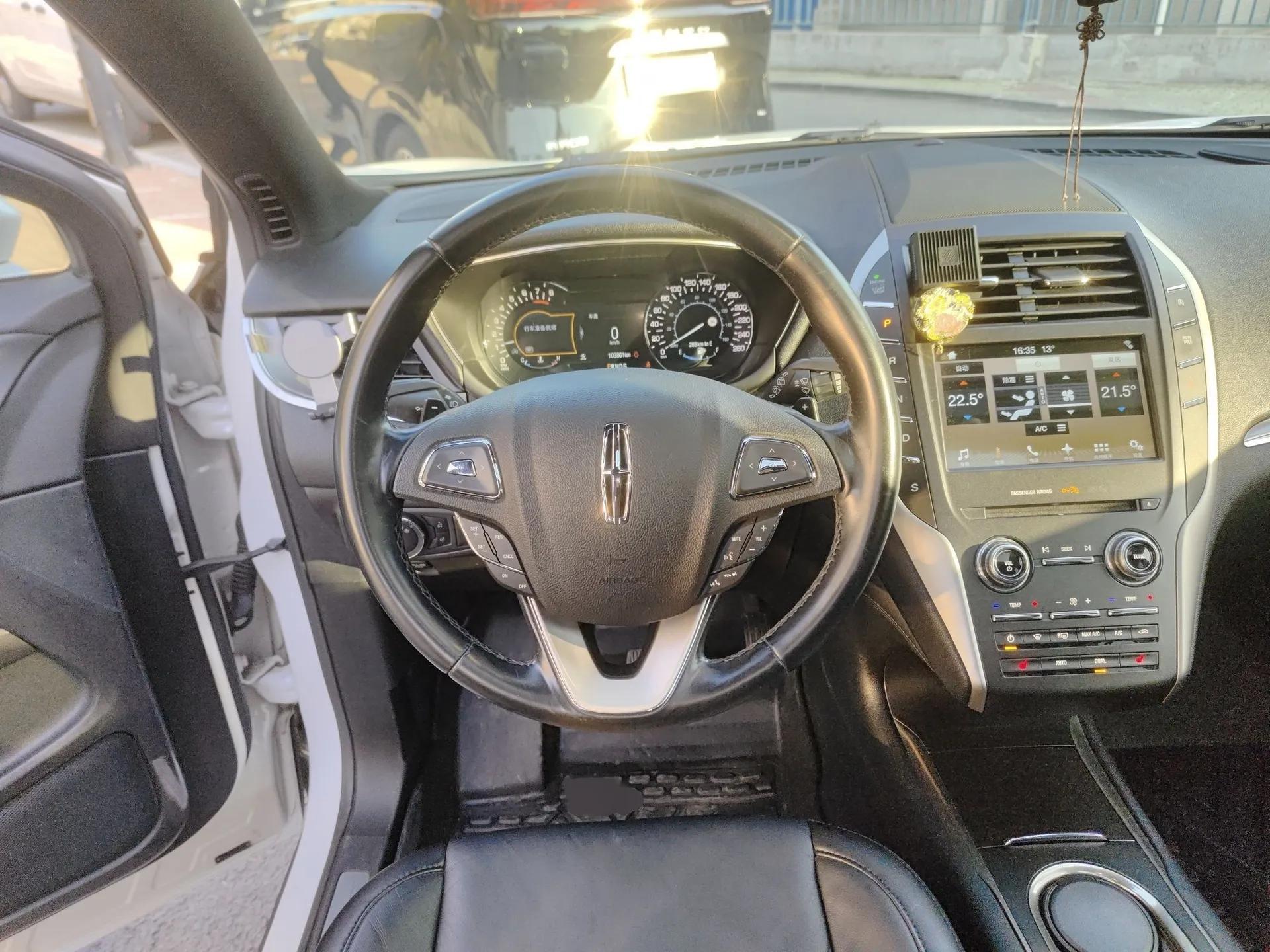 Lincoln MKC 2016 2.0T Two-Wheel Drive Deluxe Edition — миниатюра 10