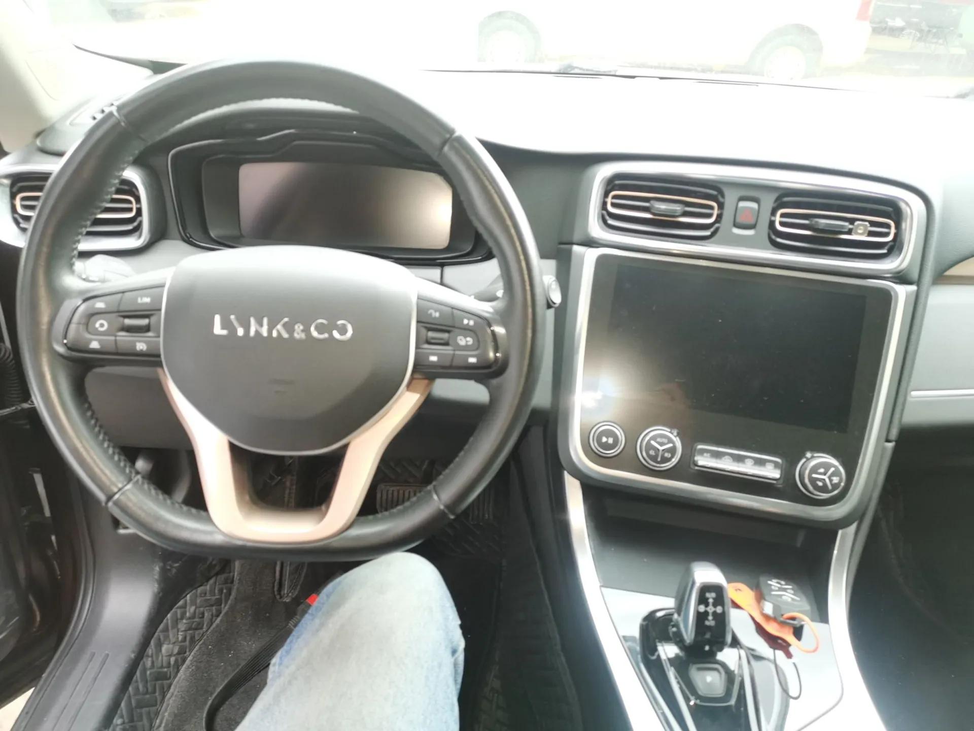 Lynk & Co 01 2018 2.0T Two-Wheel-Drive + Version — миниатюра 12