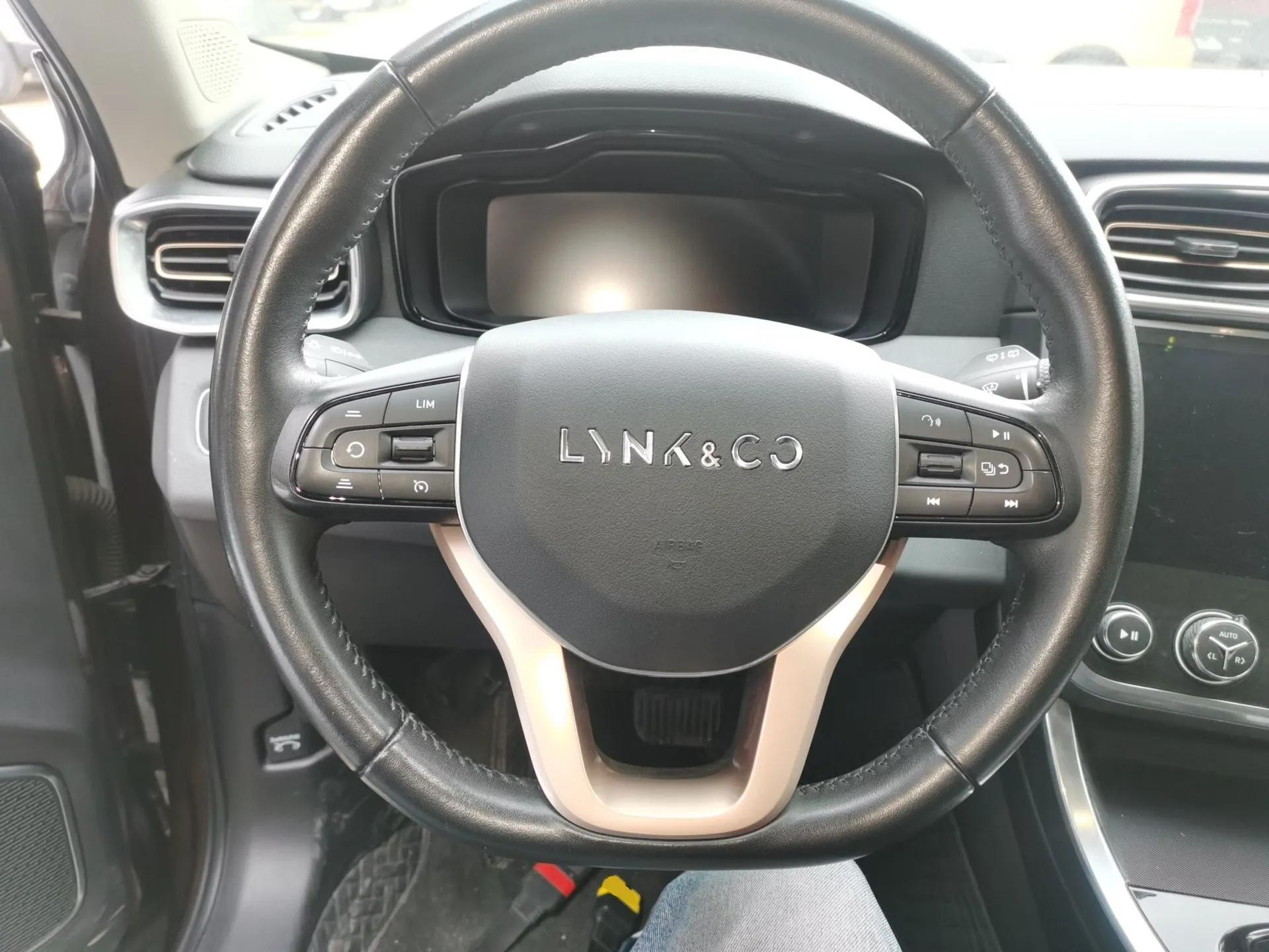 Lynk & Co 01 2018 2.0T Two-Wheel-Drive + Version — миниатюра 13