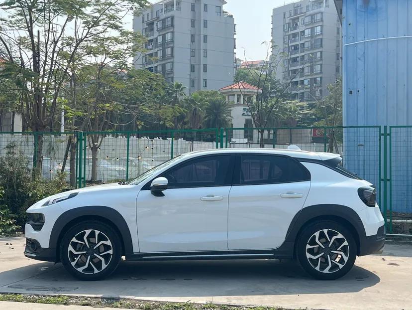 Lynk & Co 02 2018 1.5T DCT Two-Wheel Drive Sporty Version China V Standard — миниатюра 3