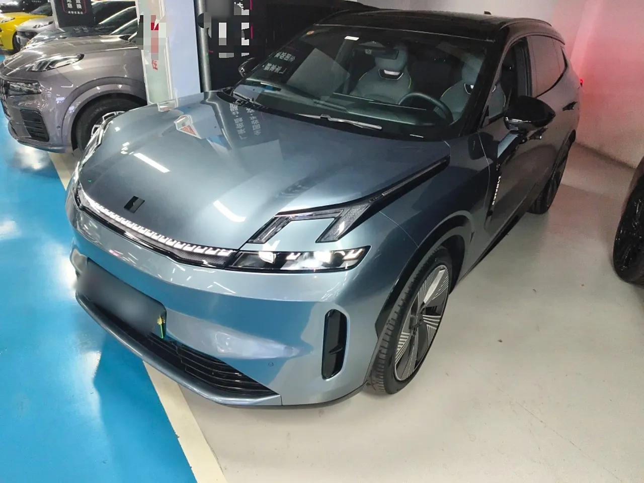Lynk & Co 08 EM-P 2025 220 km All-Wheel-Drive Performance Halo — миниатюра 1