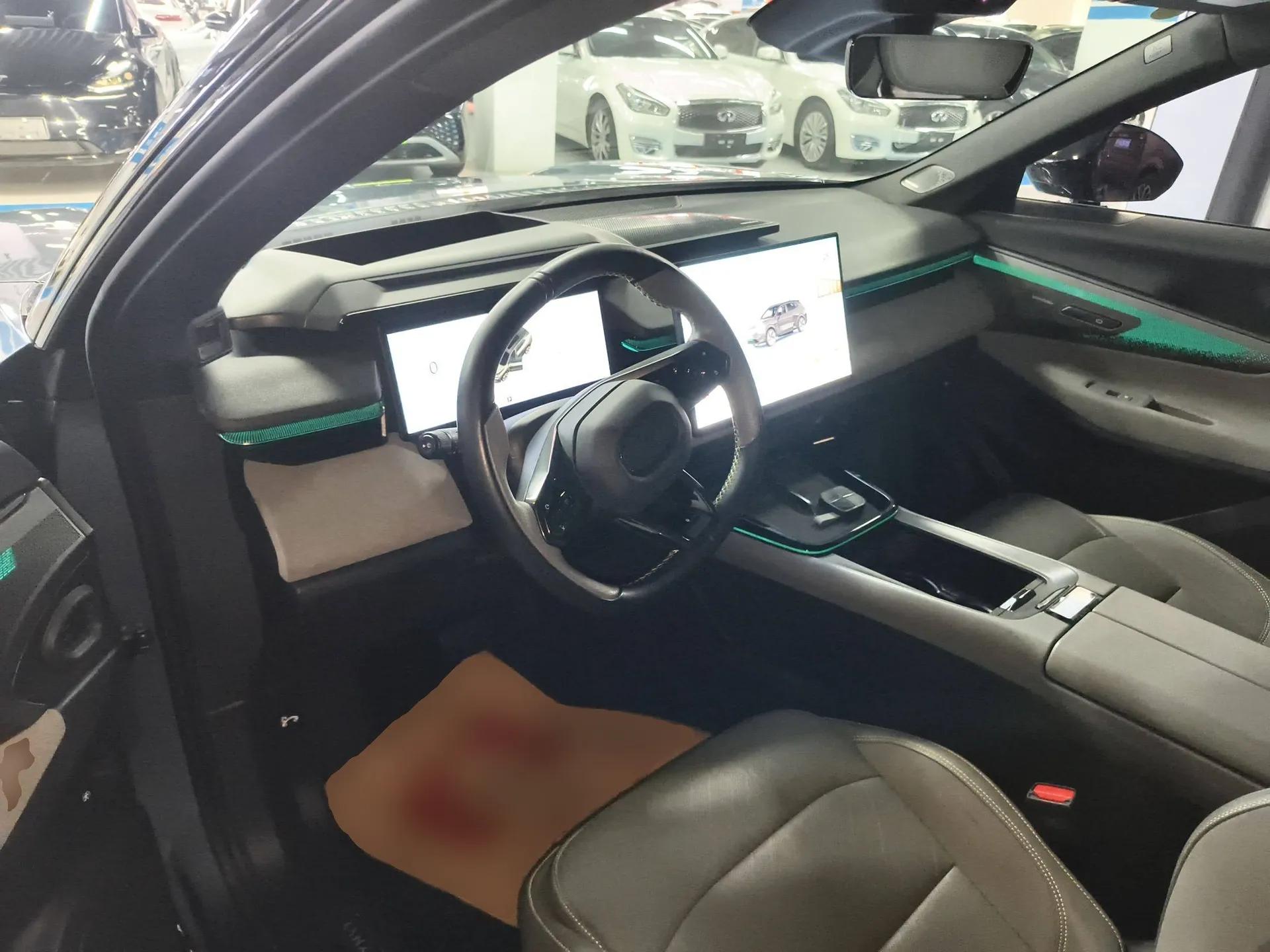 Lynk & Co 08 EM-P 2025 220 km All-Wheel-Drive Performance Halo — миниатюра 13