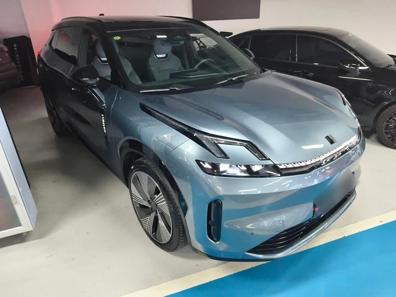 Lynk & Co 08 EM-P 2025 220 km All-Wheel-Drive Performance Halo — миниатюра 3