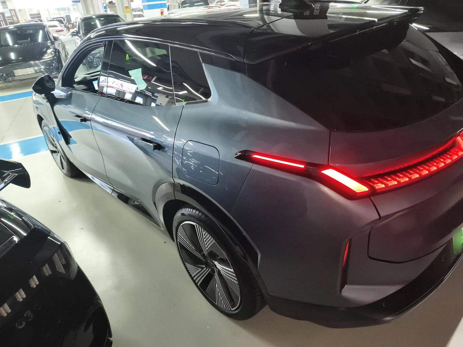 Lynk & Co 08 EM-P 2025 220 km All-Wheel-Drive Performance Halo — миниатюра 4