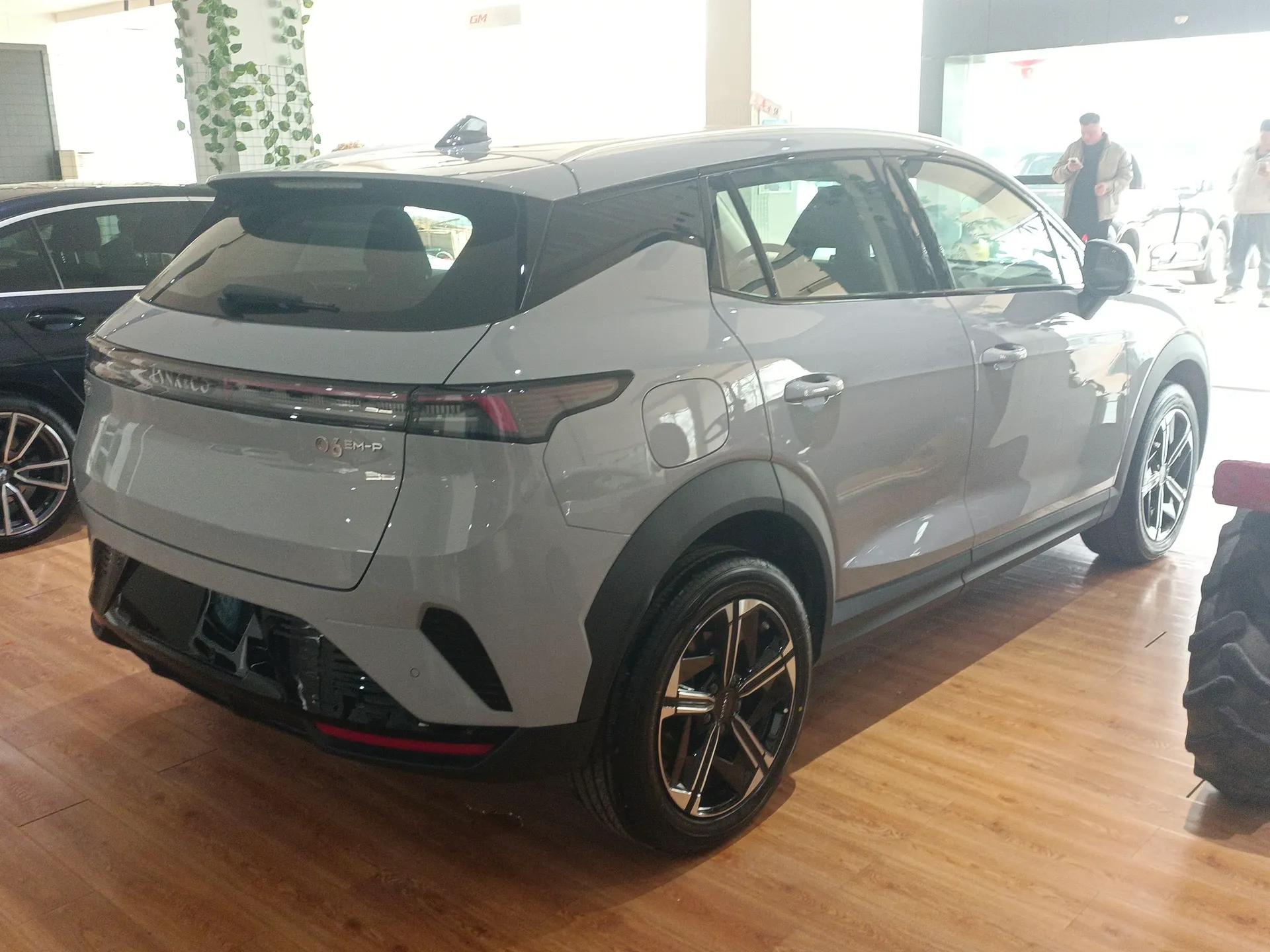 Lynk & Co 06 EM-P 2023 EM-P 56 Standard Range Pro — миниатюра 4