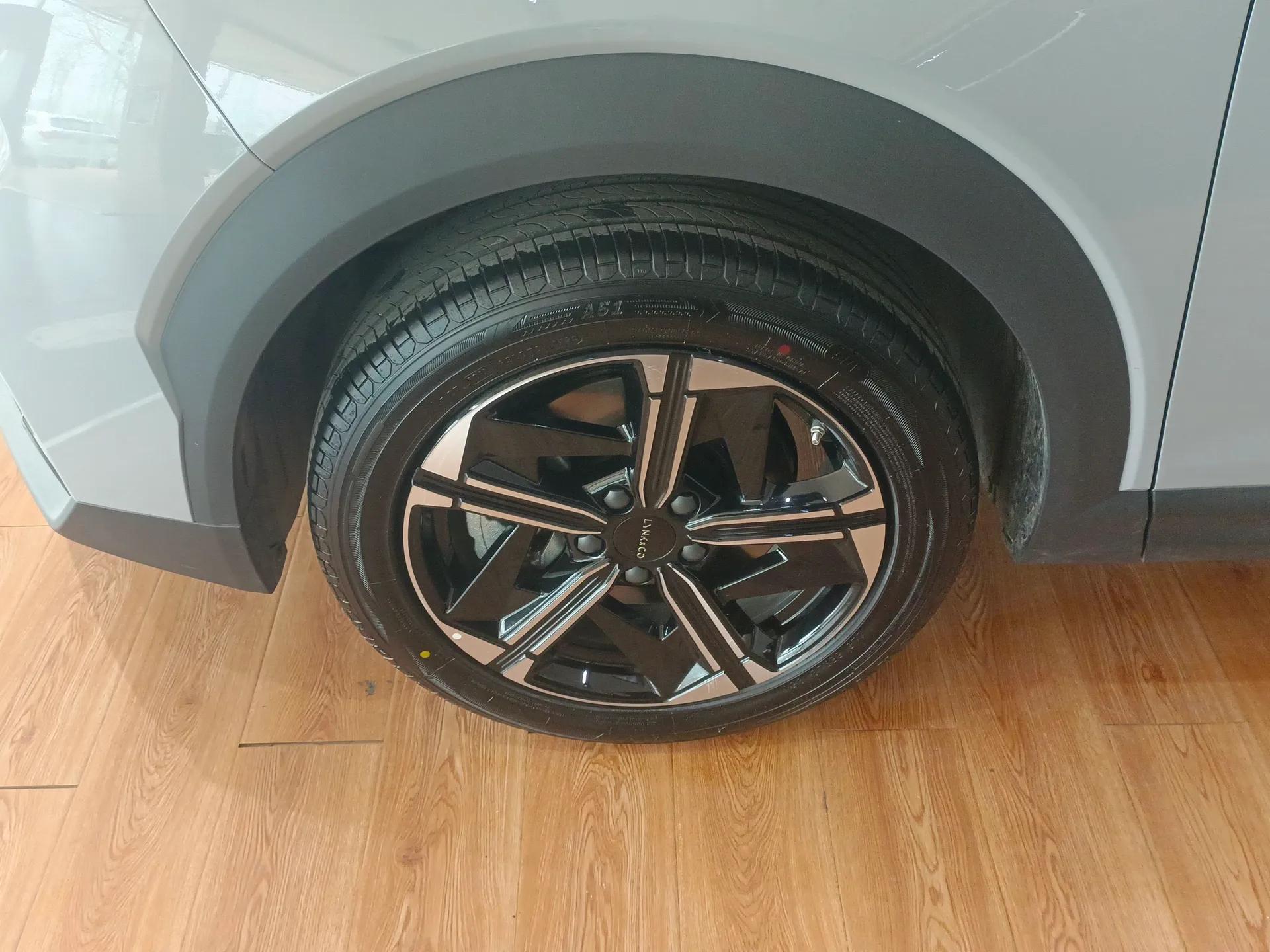 Lynk & Co 06 EM-P 2023 EM-P 56 Standard Range Pro — миниатюра 9