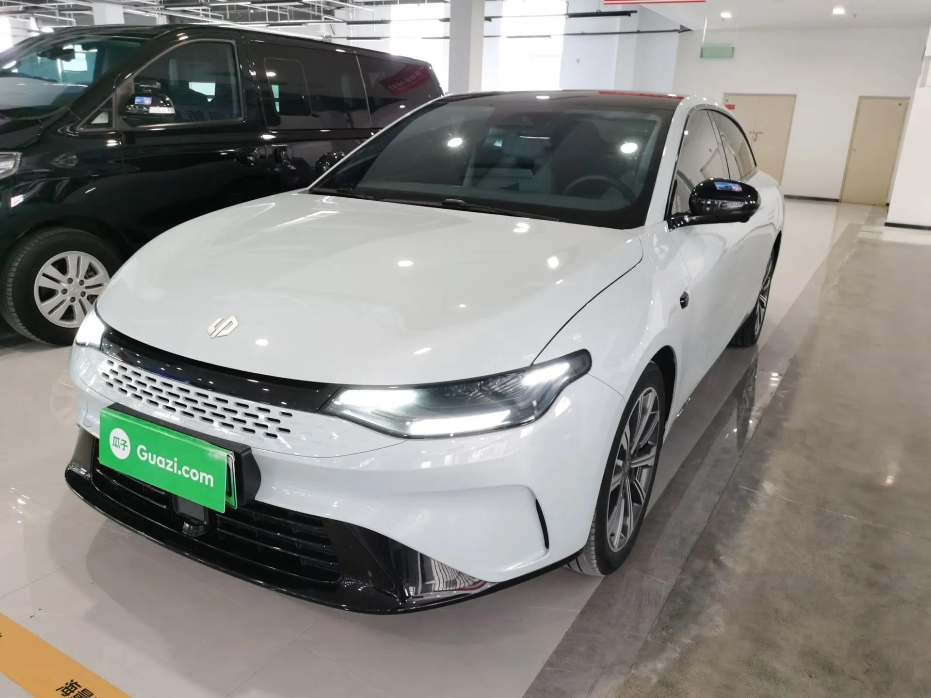 Leapmotor C01 2023 Range-Extended 216 Comfort Edition — миниатюра 1