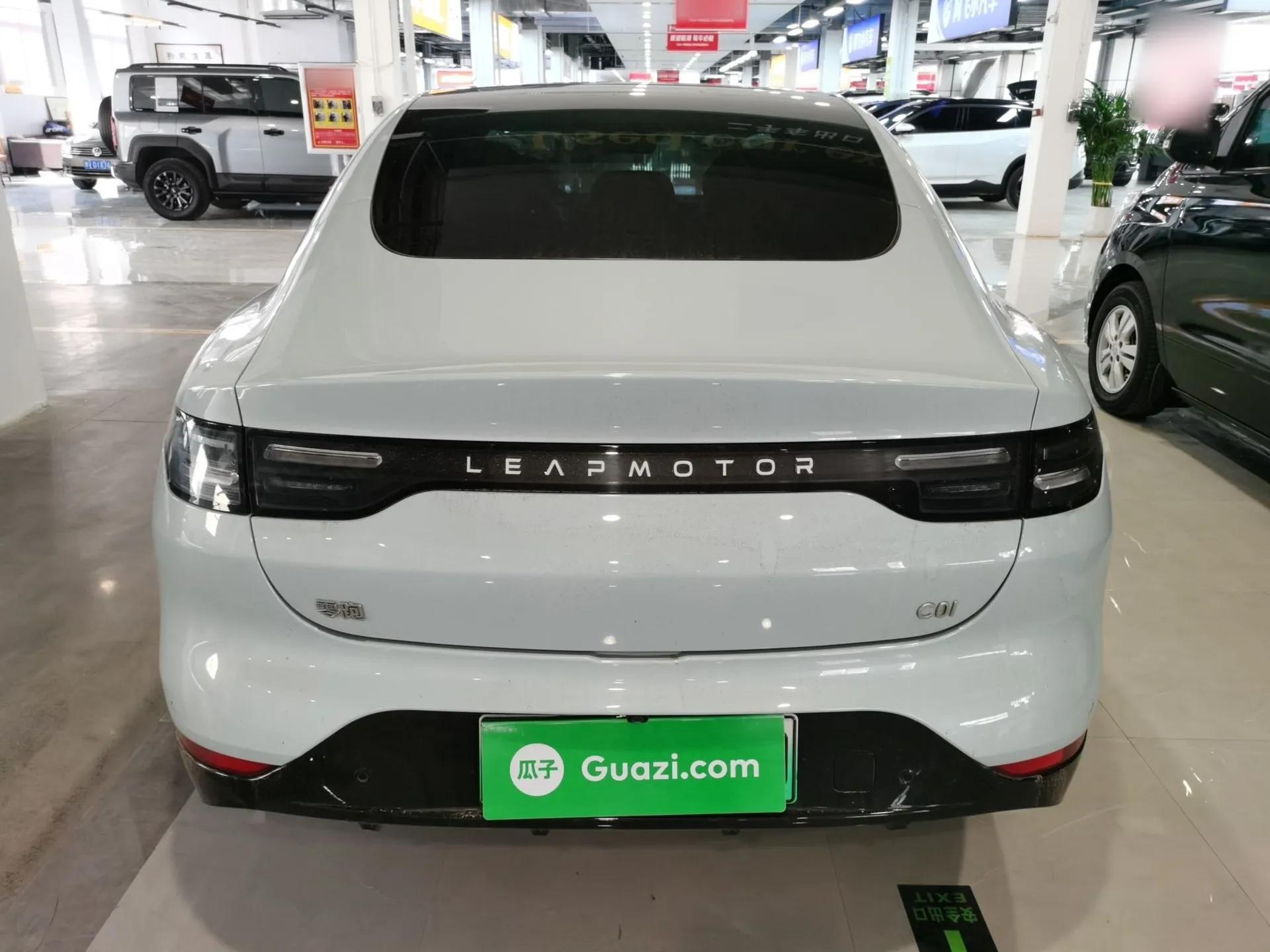 Leapmotor C01 2023 Range-Extended 216 Comfort Edition — миниатюра 3