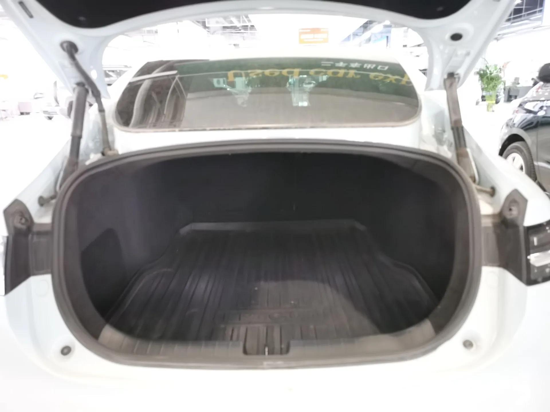 Leapmotor C01 2023 Range-Extended 216 Comfort Edition — миниатюра 21
