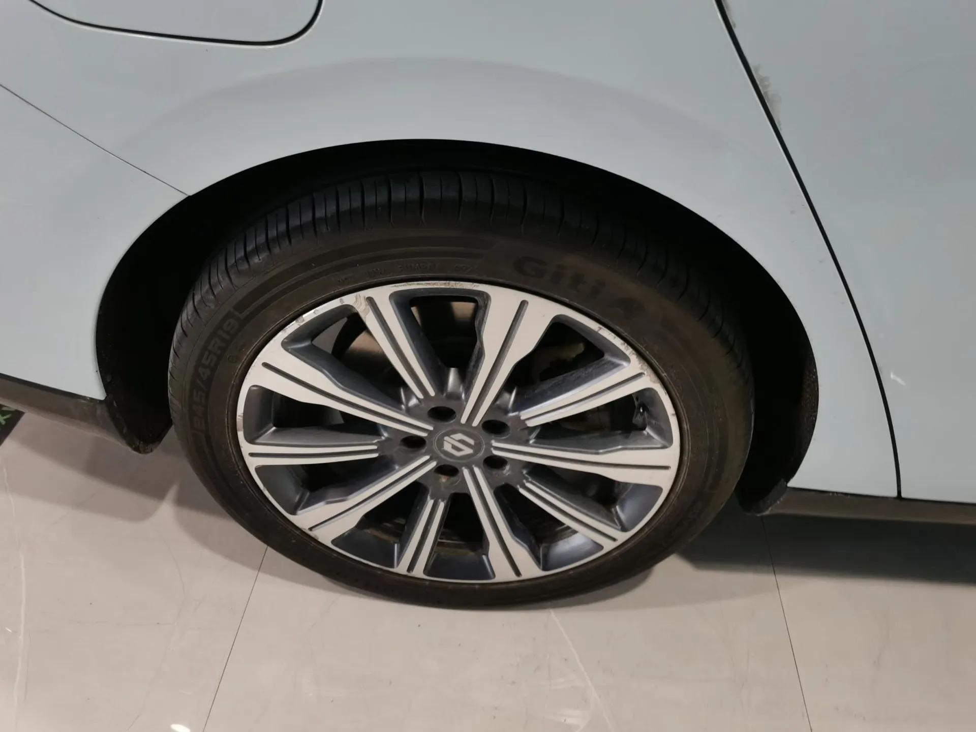 Leapmotor C01 2023 Range-Extended 216 Comfort Edition — миниатюра 10