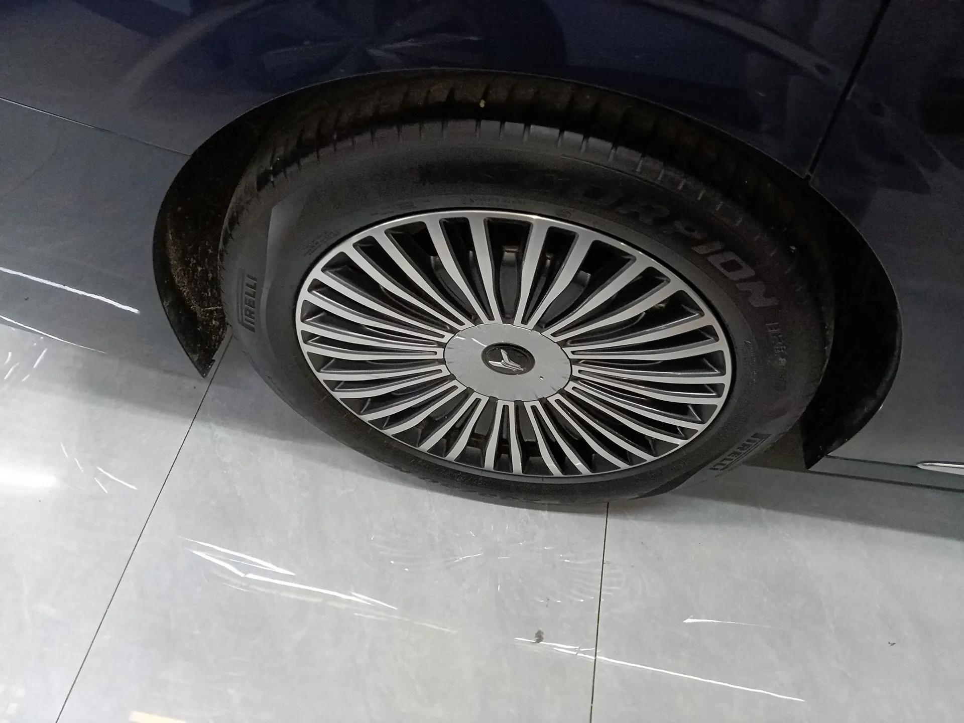 VOYAH Dream 2025 PHEV Four-Wheel-Drive Flagship Kunpeng Edition — миниатюра 10