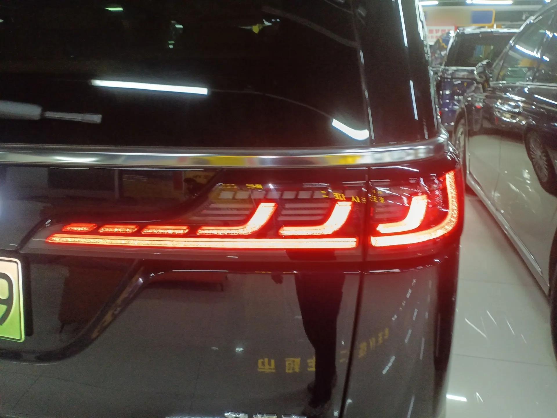 VOYAH Dream 2025 PHEV Four-Wheel-Drive Flagship Kunpeng Edition — миниатюра 8