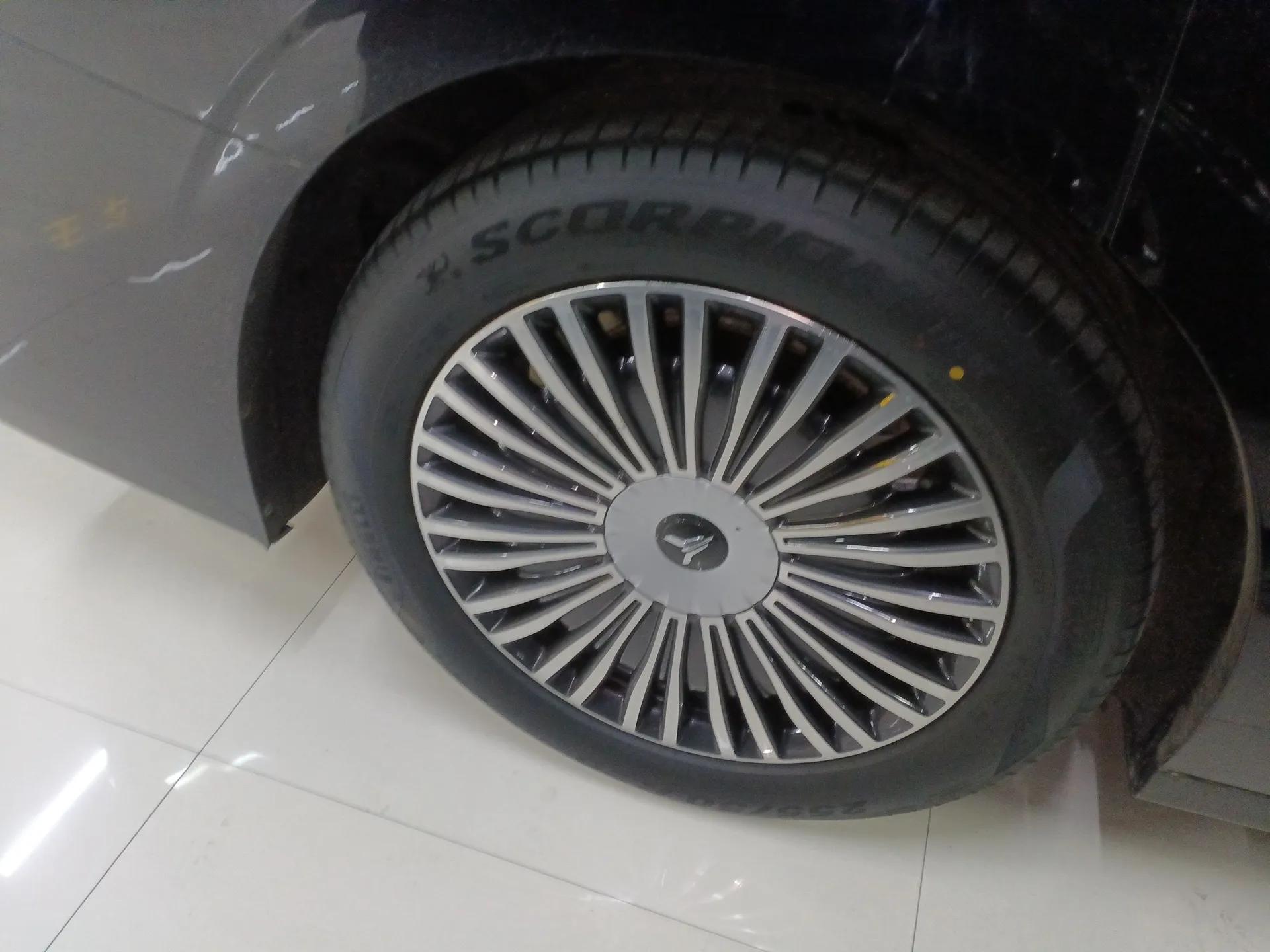 VOYAH Dream 2025 PHEV Four-Wheel-Drive Flagship Kunpeng Edition — миниатюра 10
