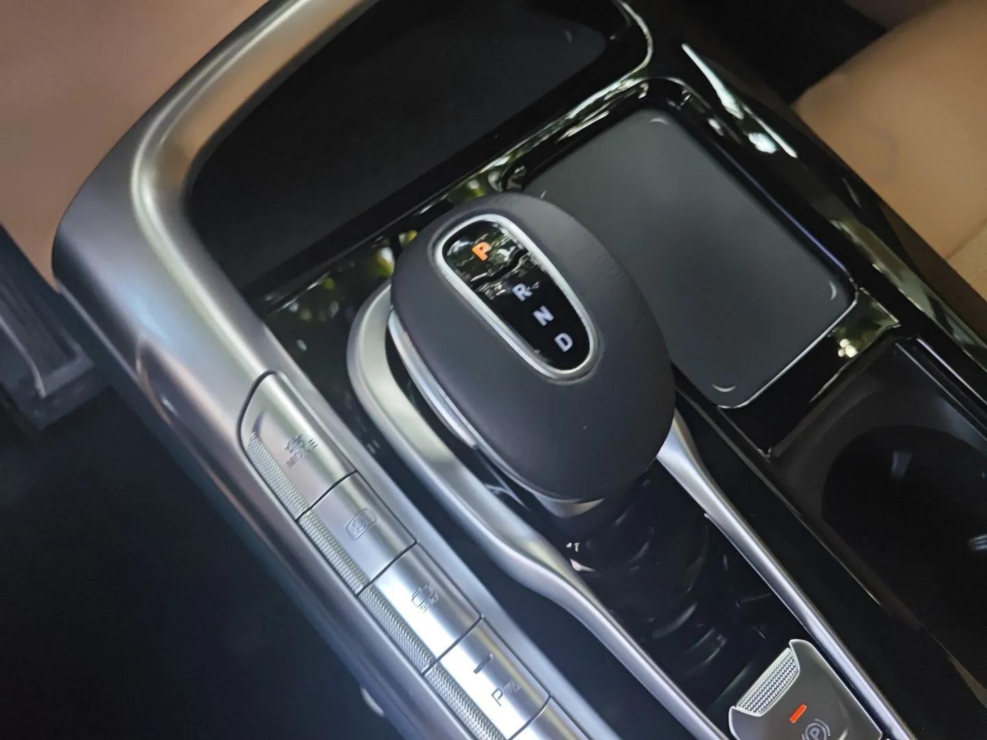 VOYAH FREE 2021 Four-Wheel Drive Standard Range-Extended Exclusive Luxury Package — миниатюра 13