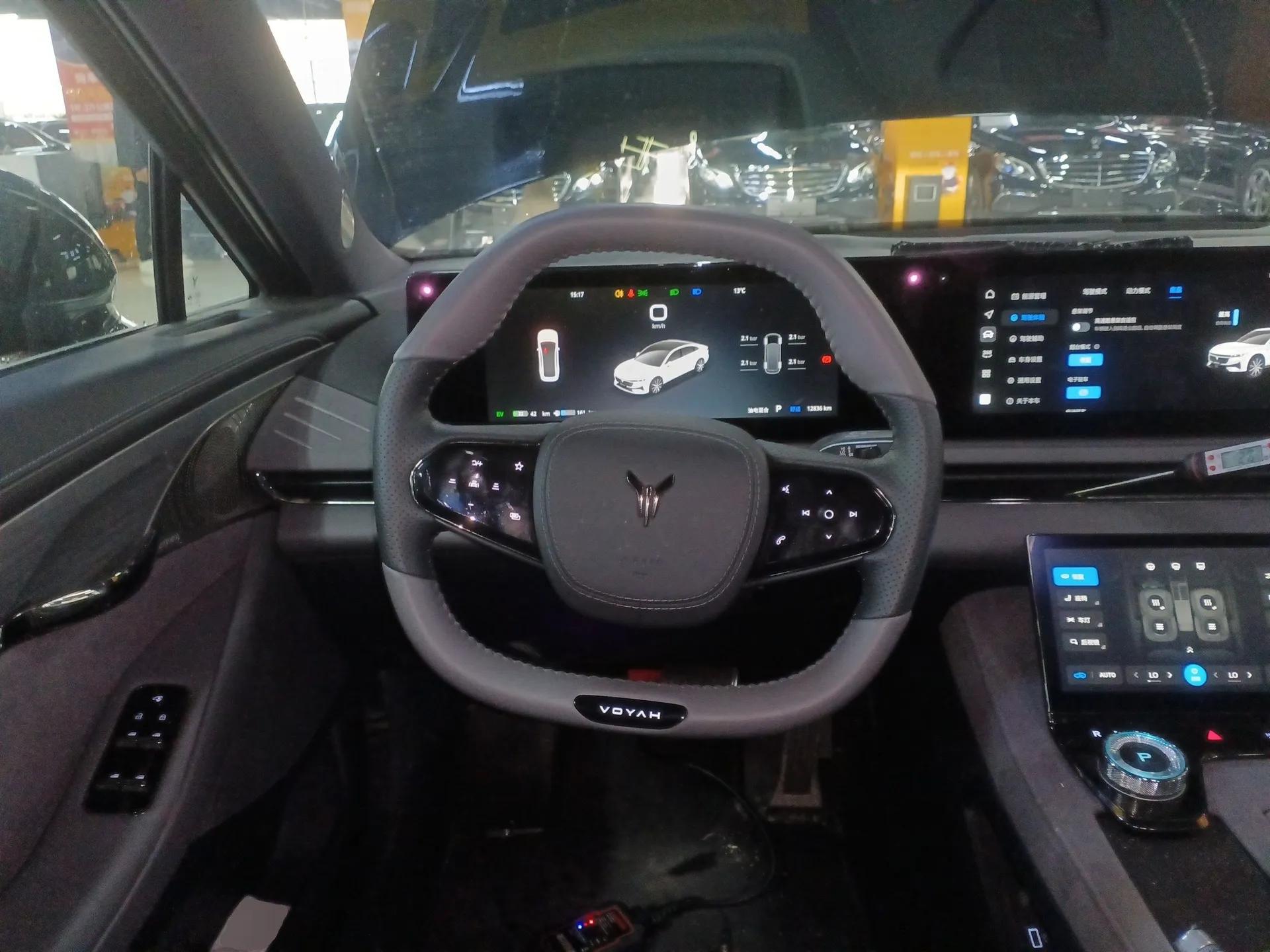 VOYAH PASSION 2024 PHEV Four-Wheel Drive Ultra-Long Range Flagship Model — миниатюра 14