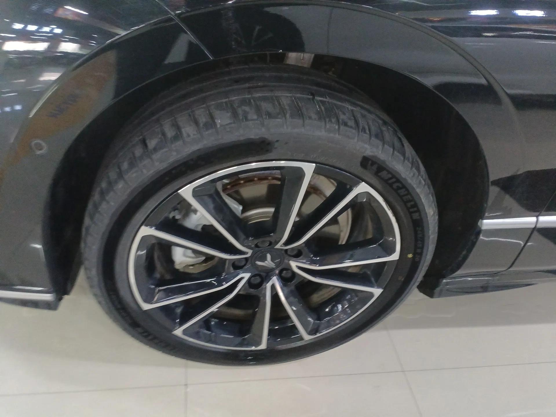 VOYAH PASSION 2024 PHEV Four-Wheel Drive Ultra-Long Range Flagship Model — миниатюра 8