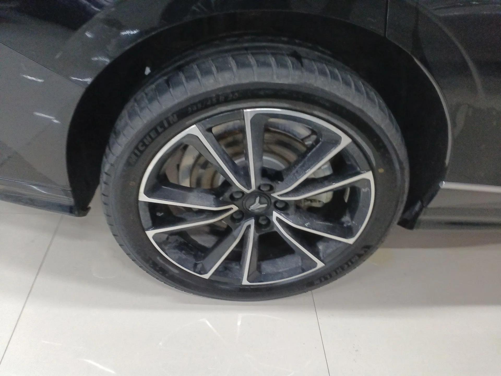 VOYAH PASSION 2024 PHEV Four-Wheel Drive Ultra-Long Range Flagship Model — миниатюра 10