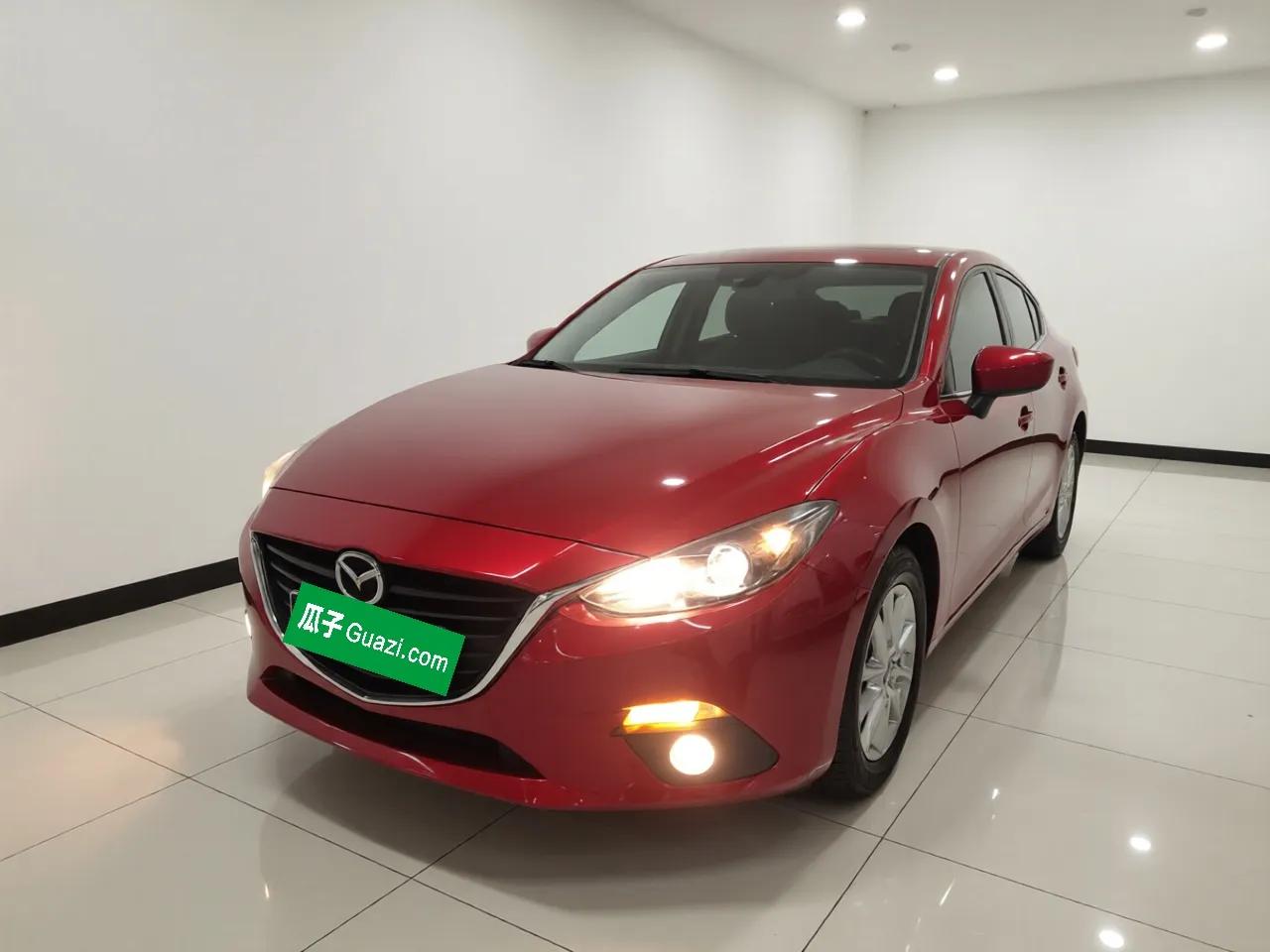 Mazda 3 Axela 2016 Hatchback 1.5L Automatic Comfort Model — миниатюра 1