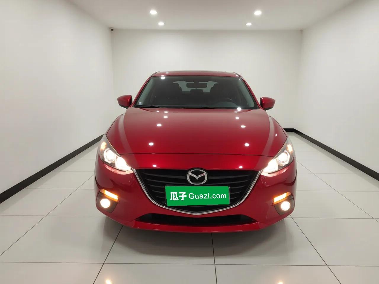 Mazda 3 Axela 2016 Hatchback 1.5L Automatic Comfort Model — миниатюра 2