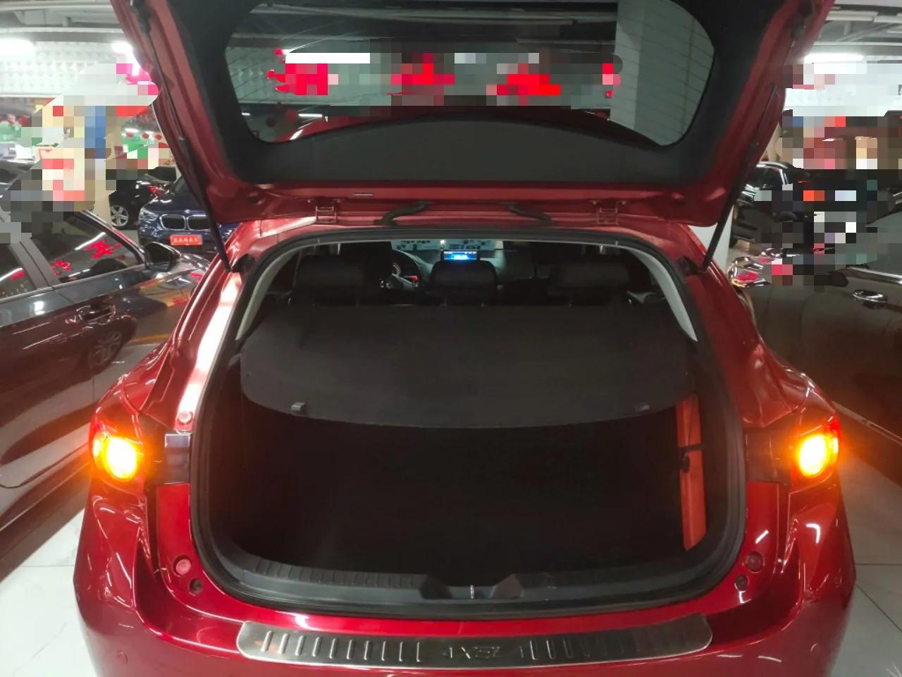 Mazda 3 Axela 2016 Hatchback 1.5L Automatic Comfort Model — миниатюра 21