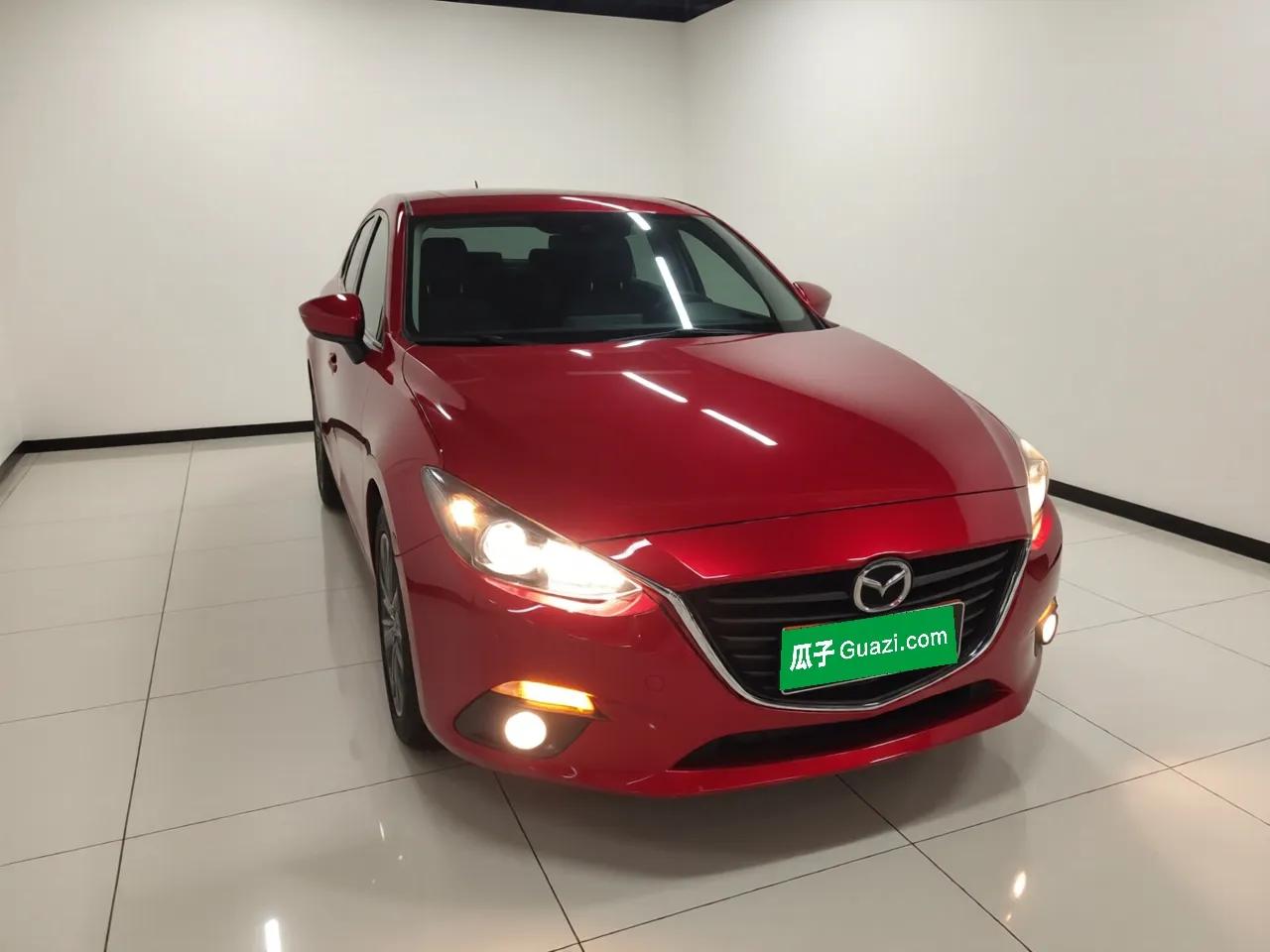 Mazda 3 Axela 2016 Hatchback 1.5L Automatic Comfort Model — миниатюра 6