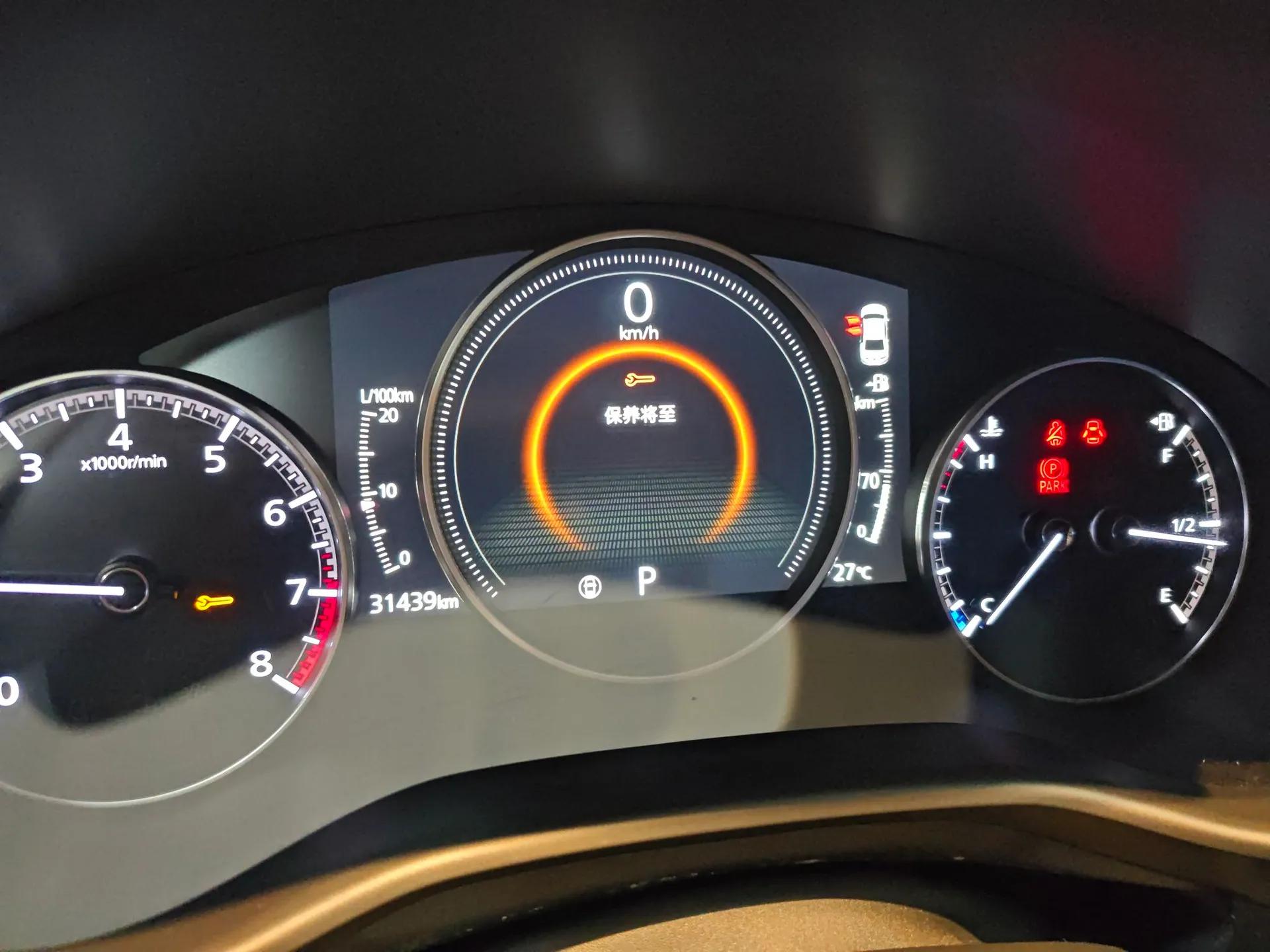 Mazda 3 Axela 2022 2.0L Automatic Premium Black Obsidian Edition — миниатюра 13