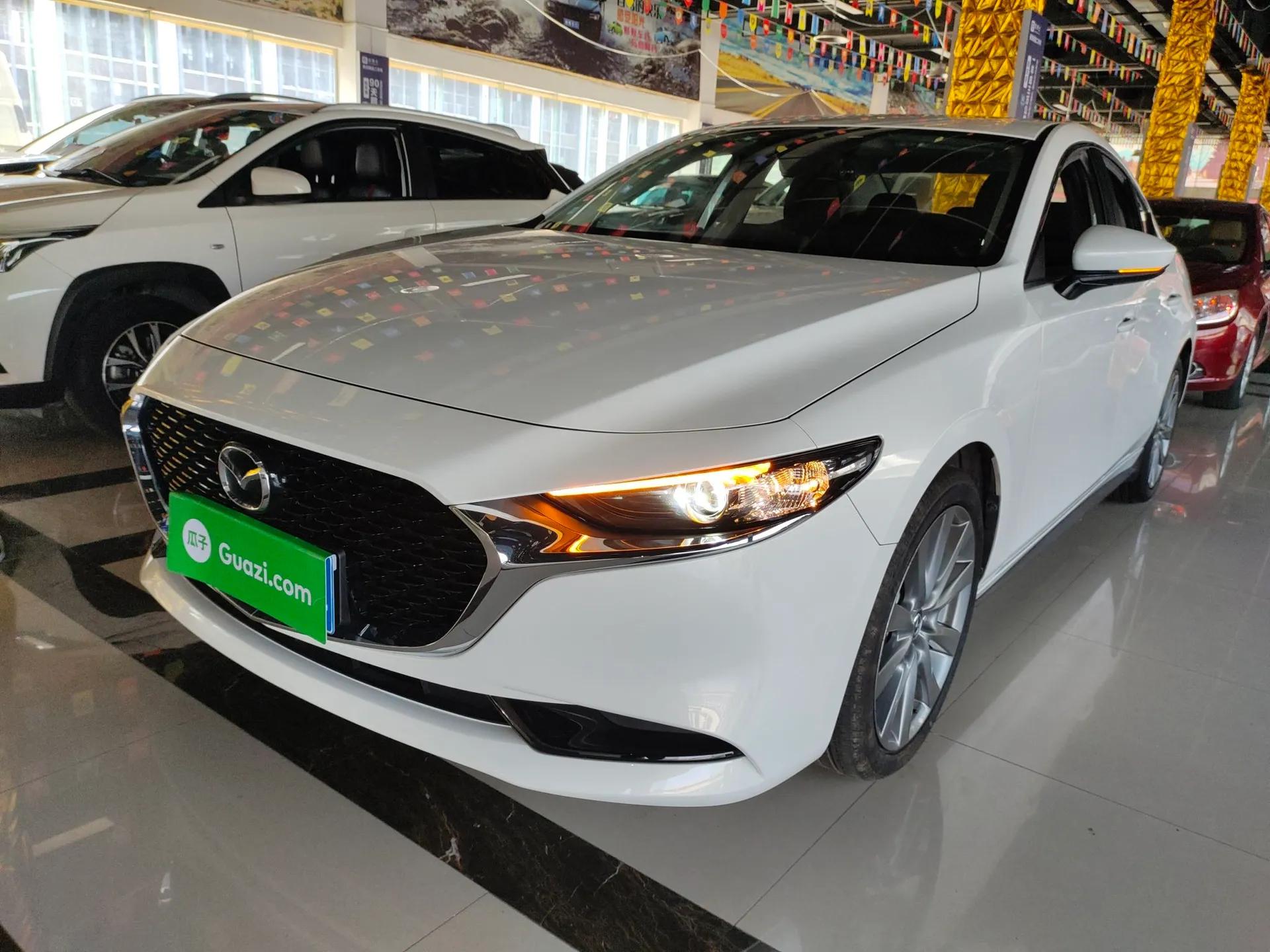 Mazda 3 Axela 2023 2.0L Automatic ZhiXuan Edition — миниатюра 1