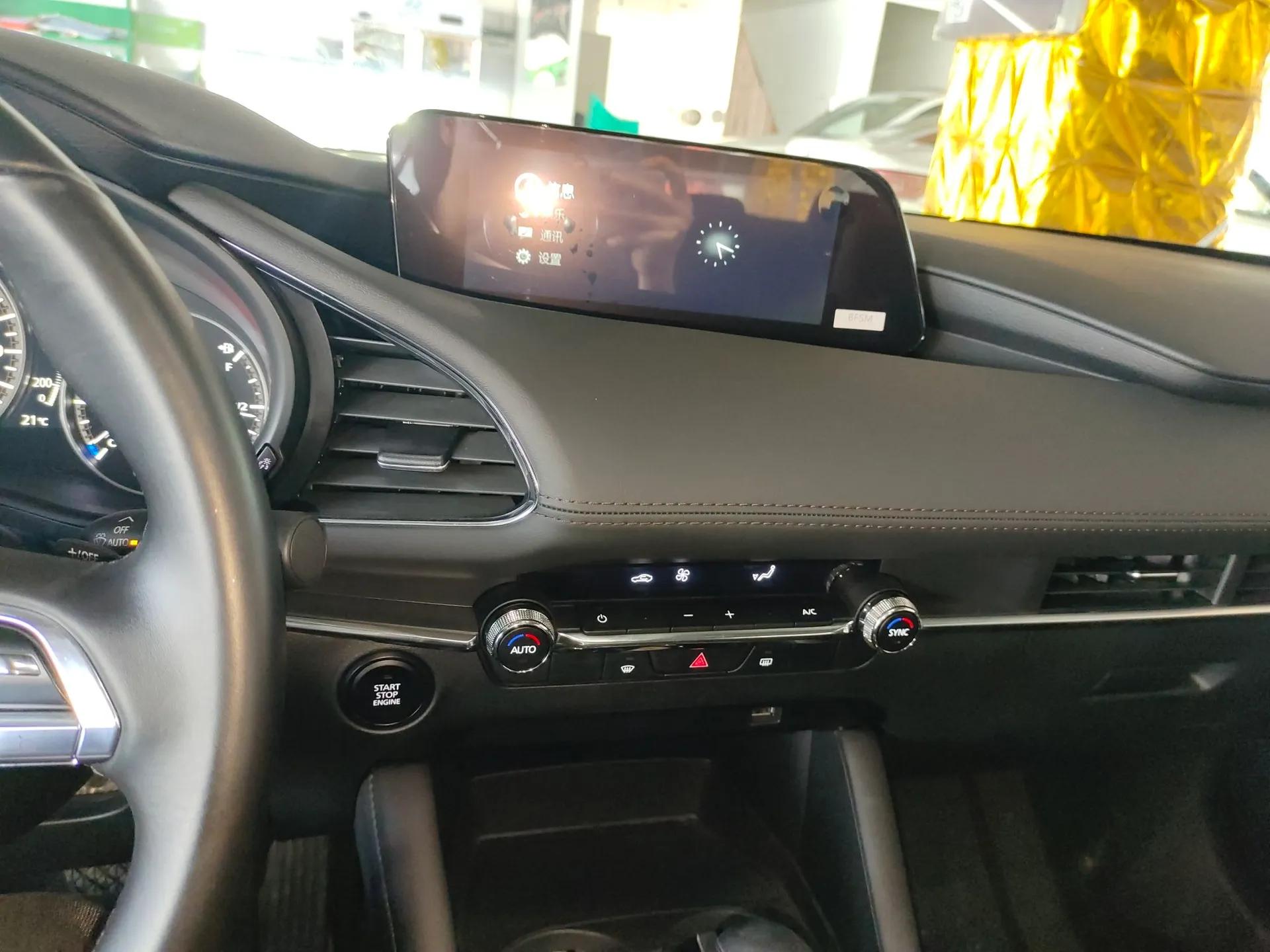 Mazda 3 Axela 2023 2.0L Automatic ZhiXuan Edition — миниатюра 16