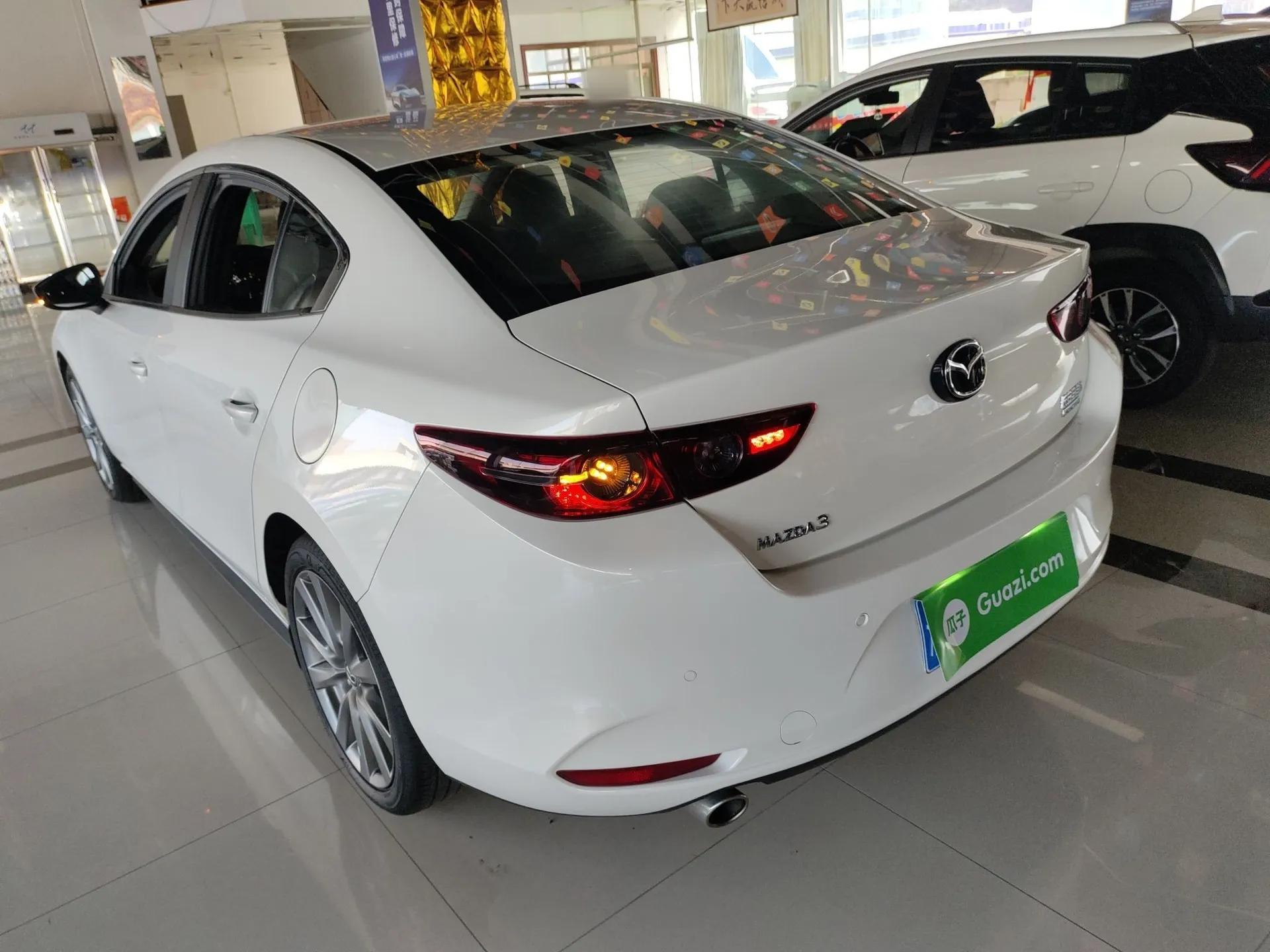 Mazda 3 Axela 2023 2.0L Automatic ZhiXuan Edition — миниатюра 4