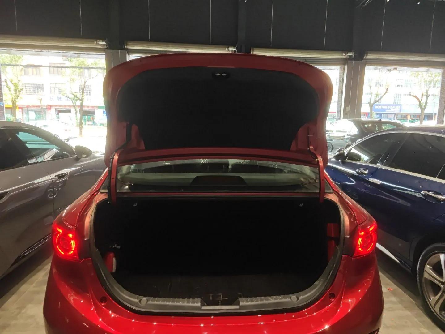 Mazda 3 Axela 2019 Cloud-Controlled Sedan 1.5L Automatic Luxury Model China VI Standard — миниатюра 21