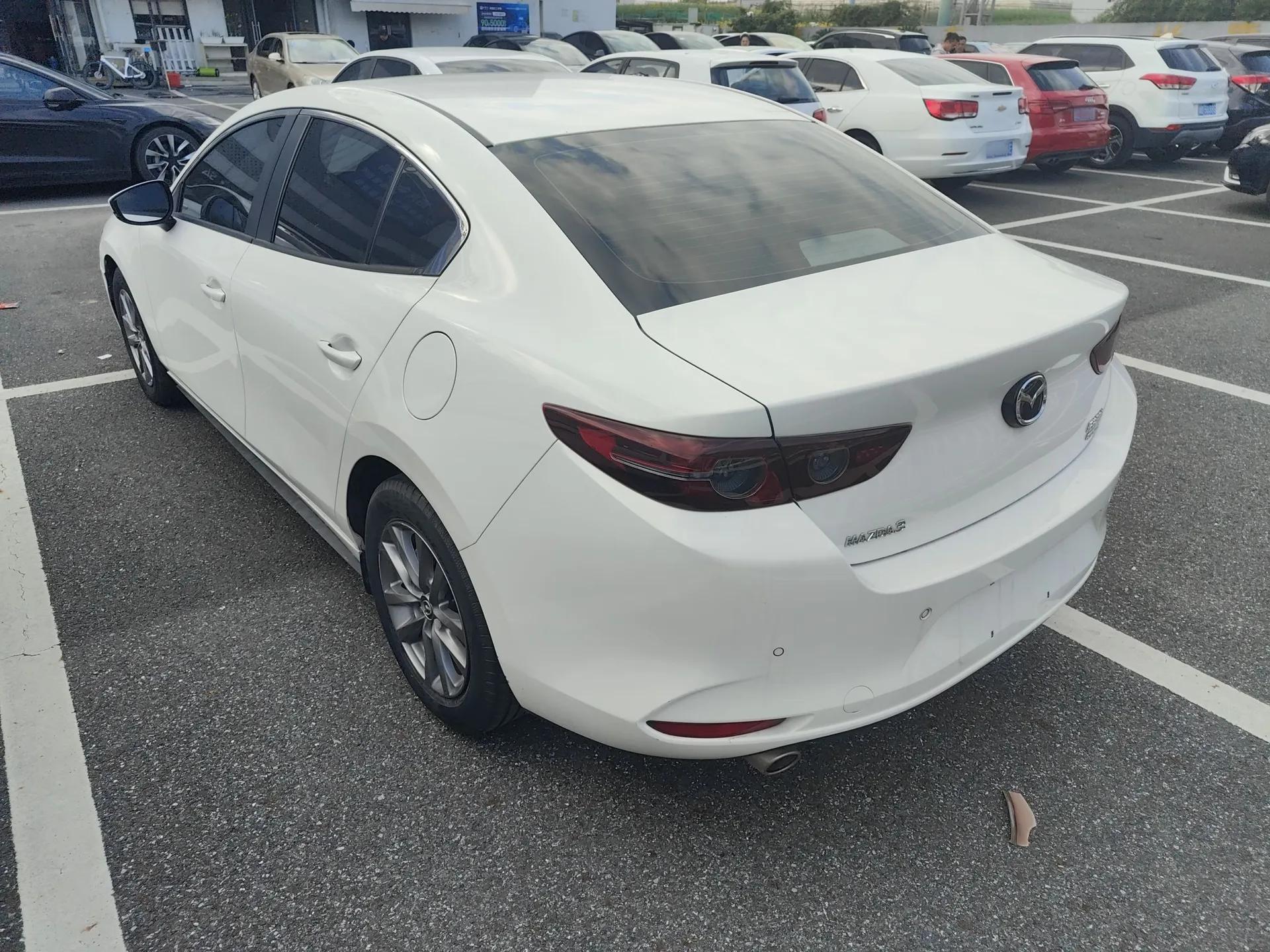 Mazda 3 Axela 2020 1.5L Automatic Zhiyue Sunroof Version — миниатюра 4