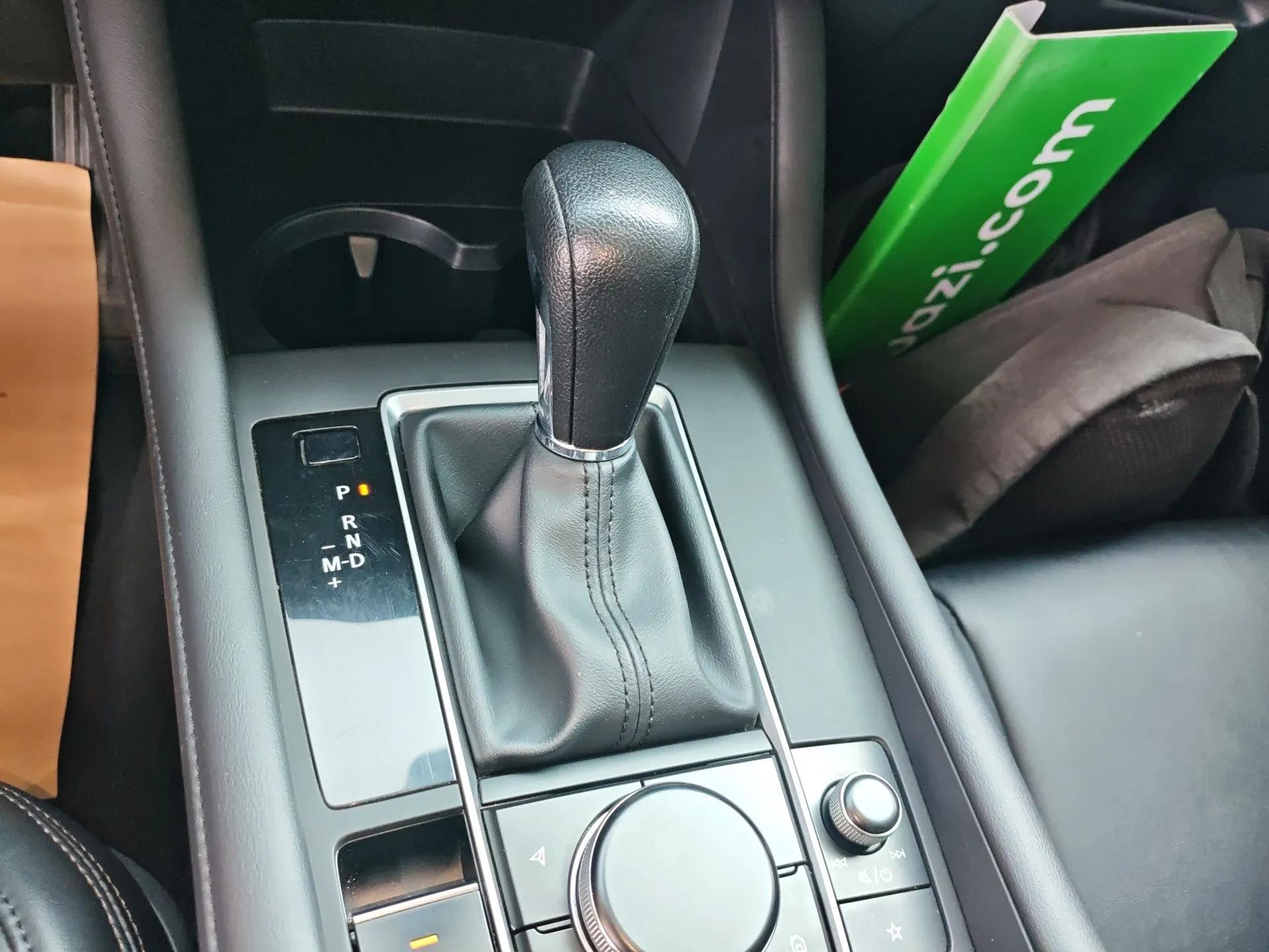 Mazda 3 Axela 2020 1.5L Automatic Zhiyue Sunroof Version — миниатюра 17